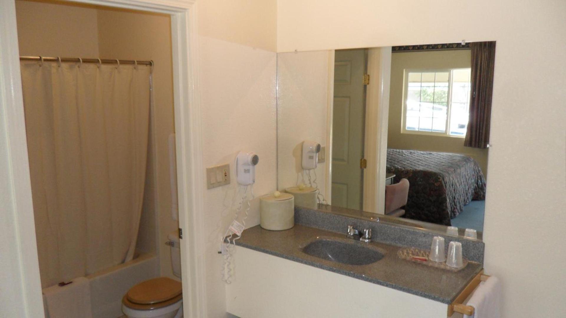 Budget Inn of Lodi photo 24