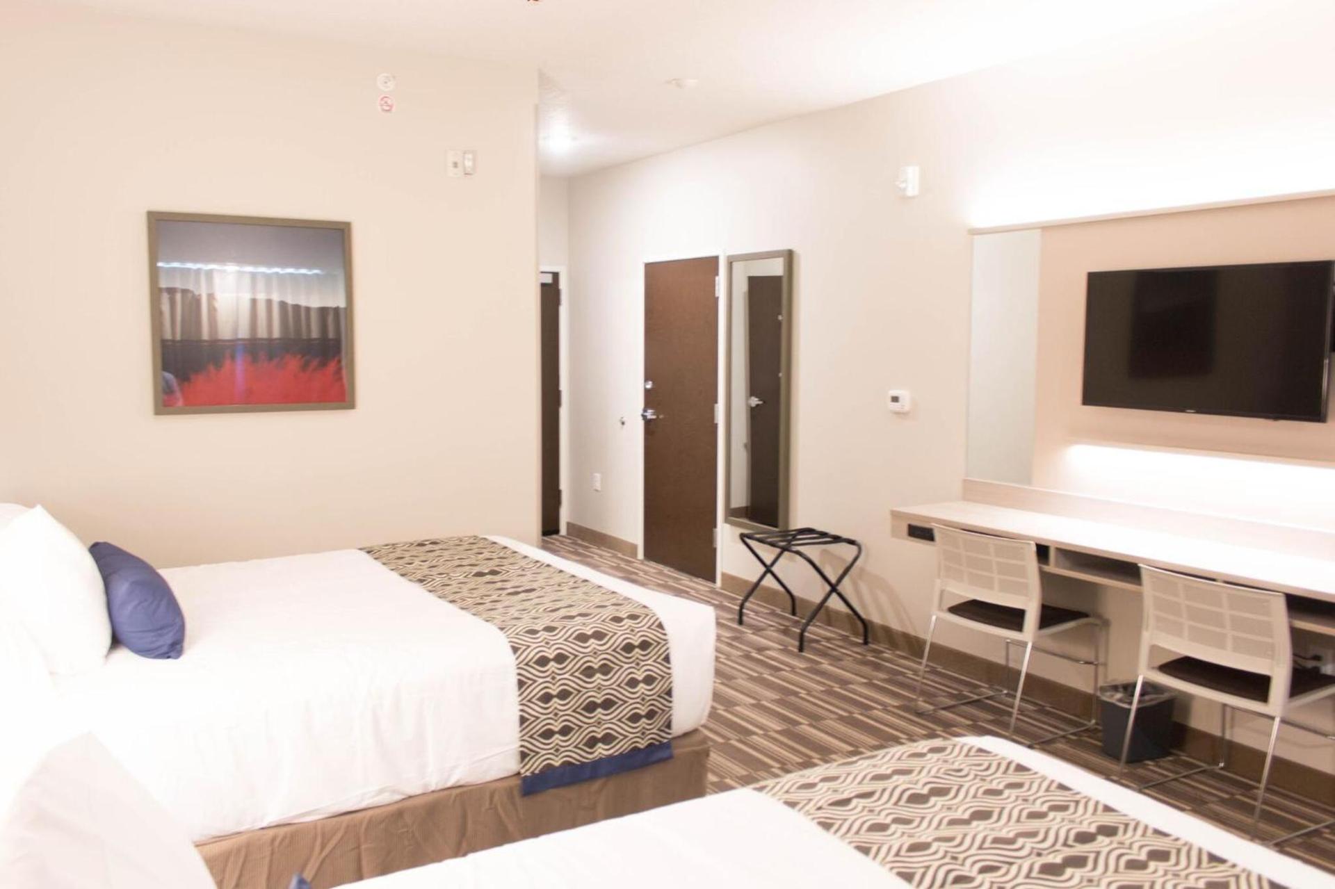 Microtel Inn & Suites by Wyndham Springville photo 6