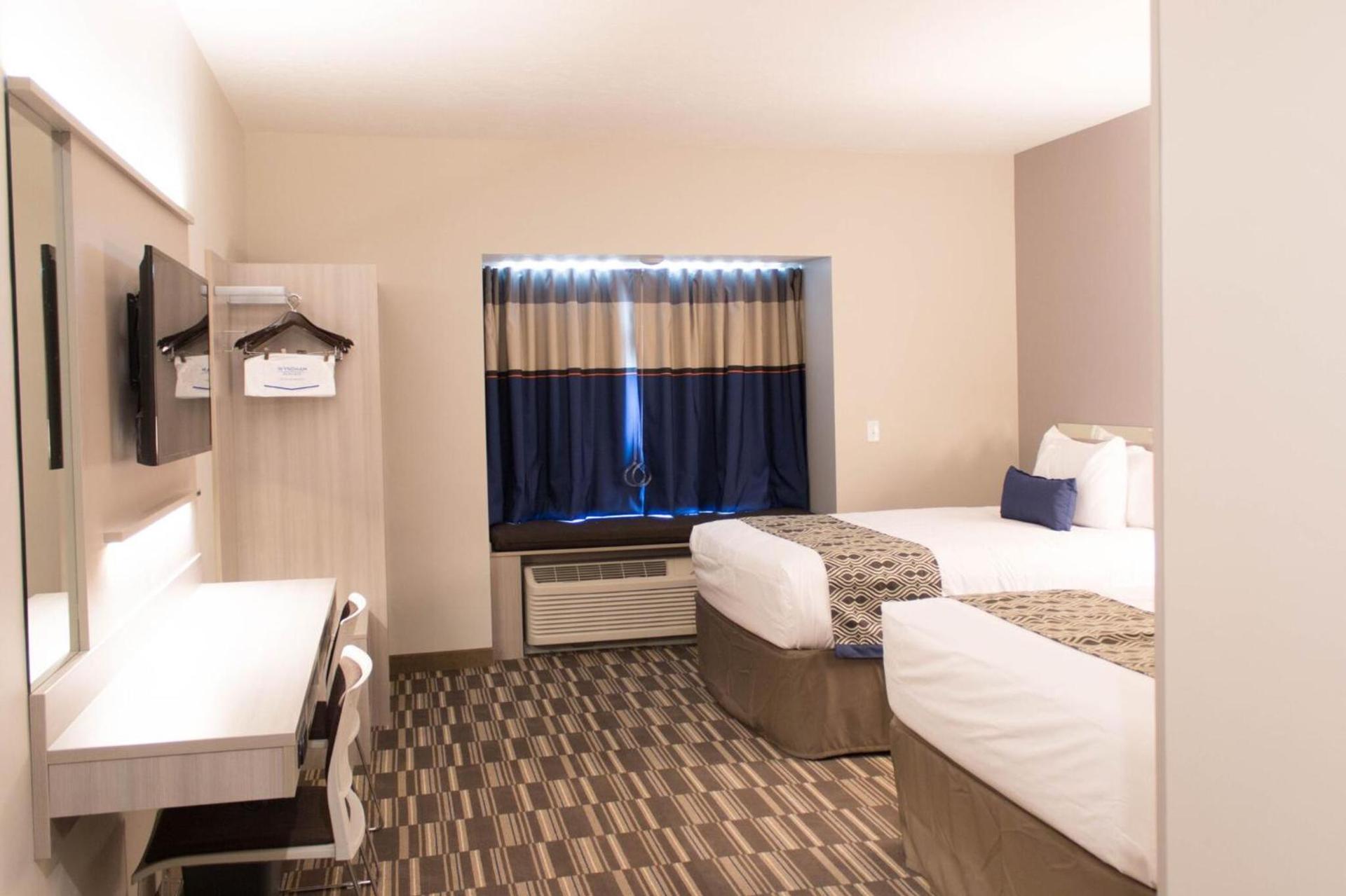Microtel Inn & Suites by Wyndham Springville photo 5