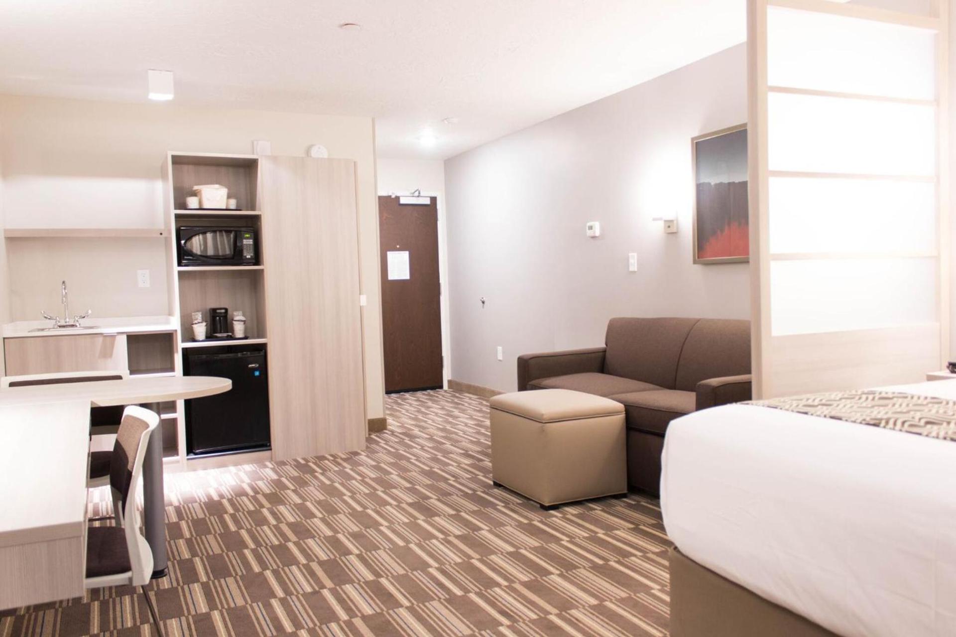 Microtel Inn & Suites by Wyndham Springville photo 4