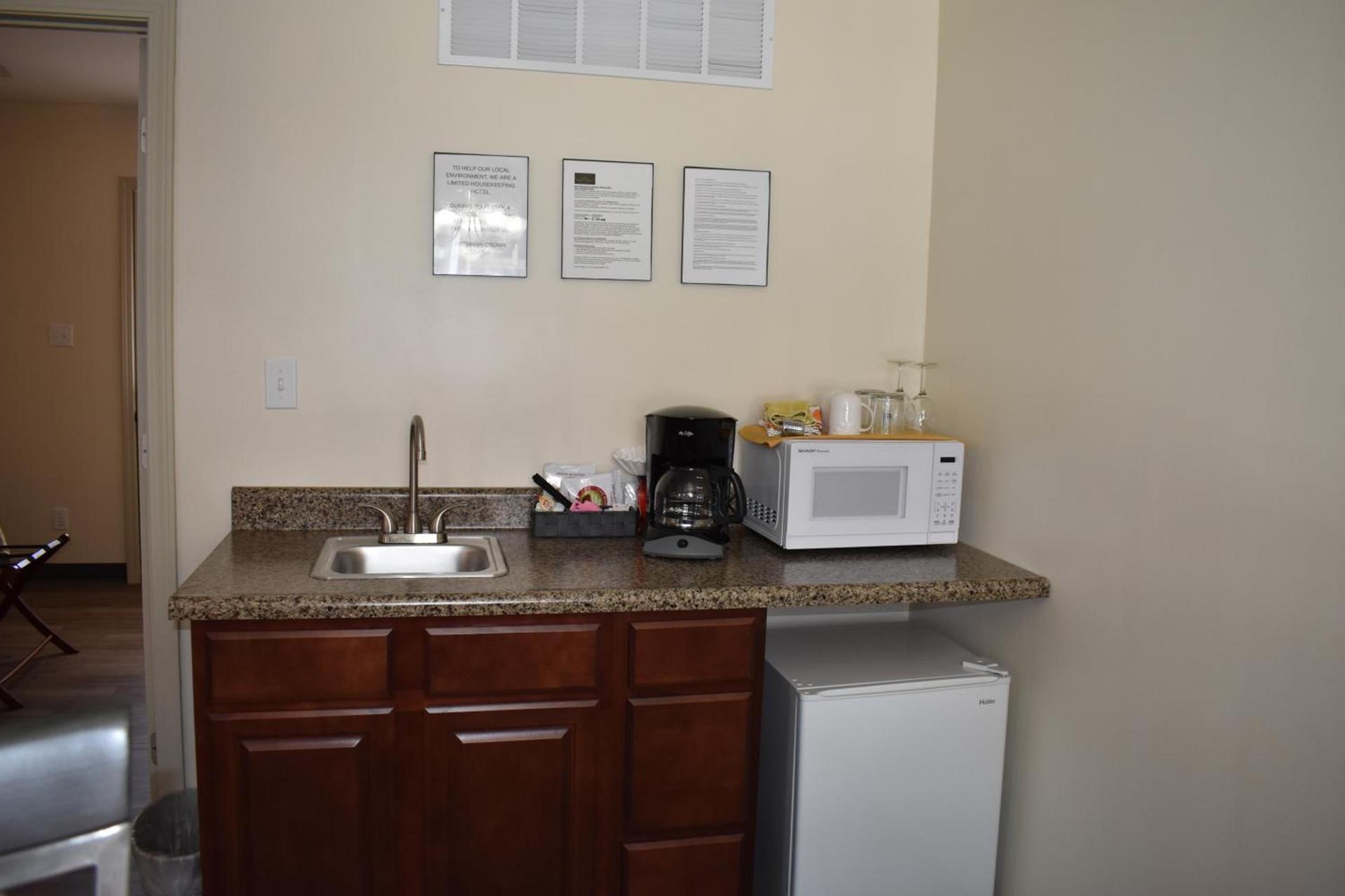 Hermann Crown Suites photo 92