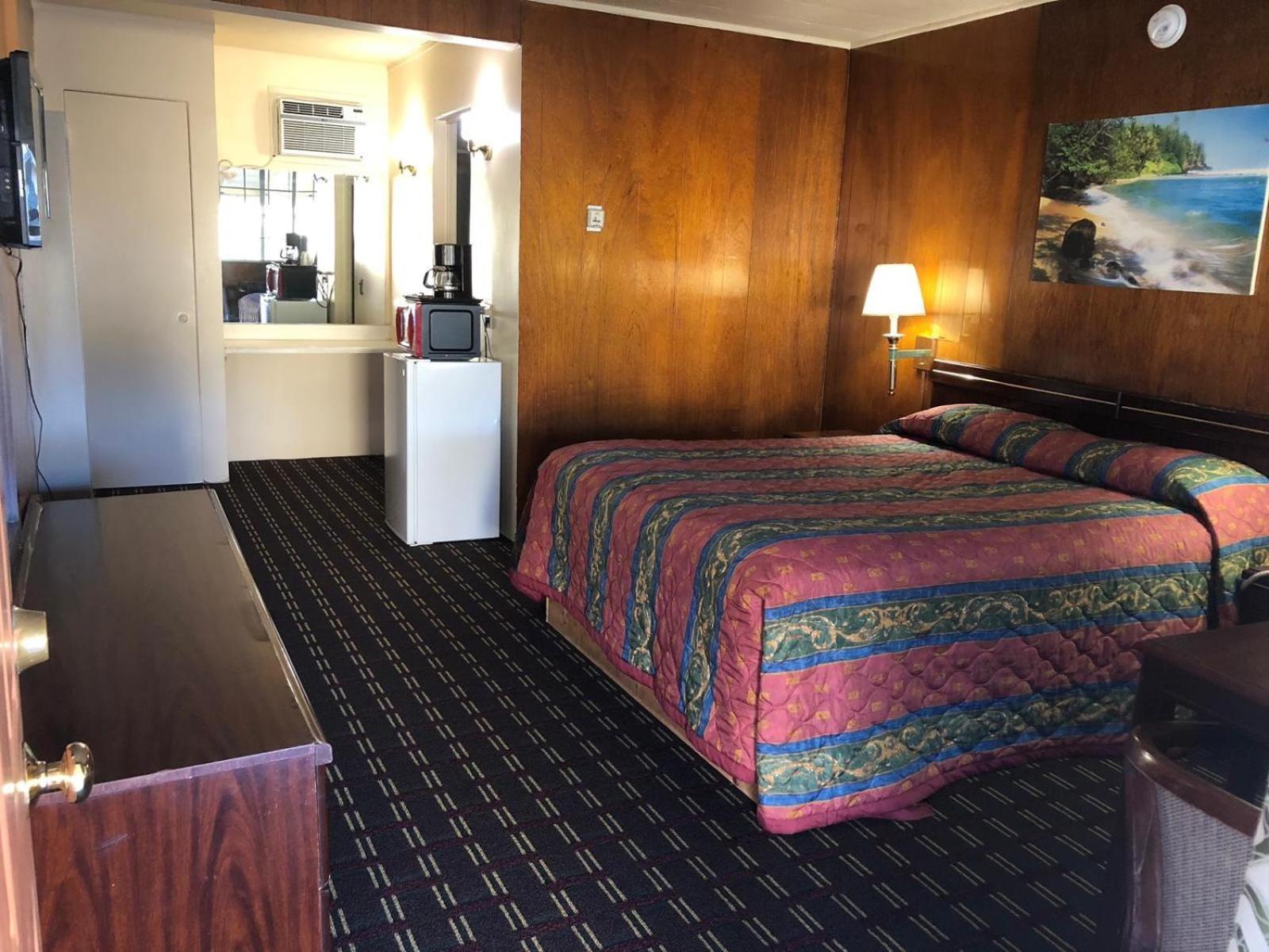 Edgewood Motel photo 12
