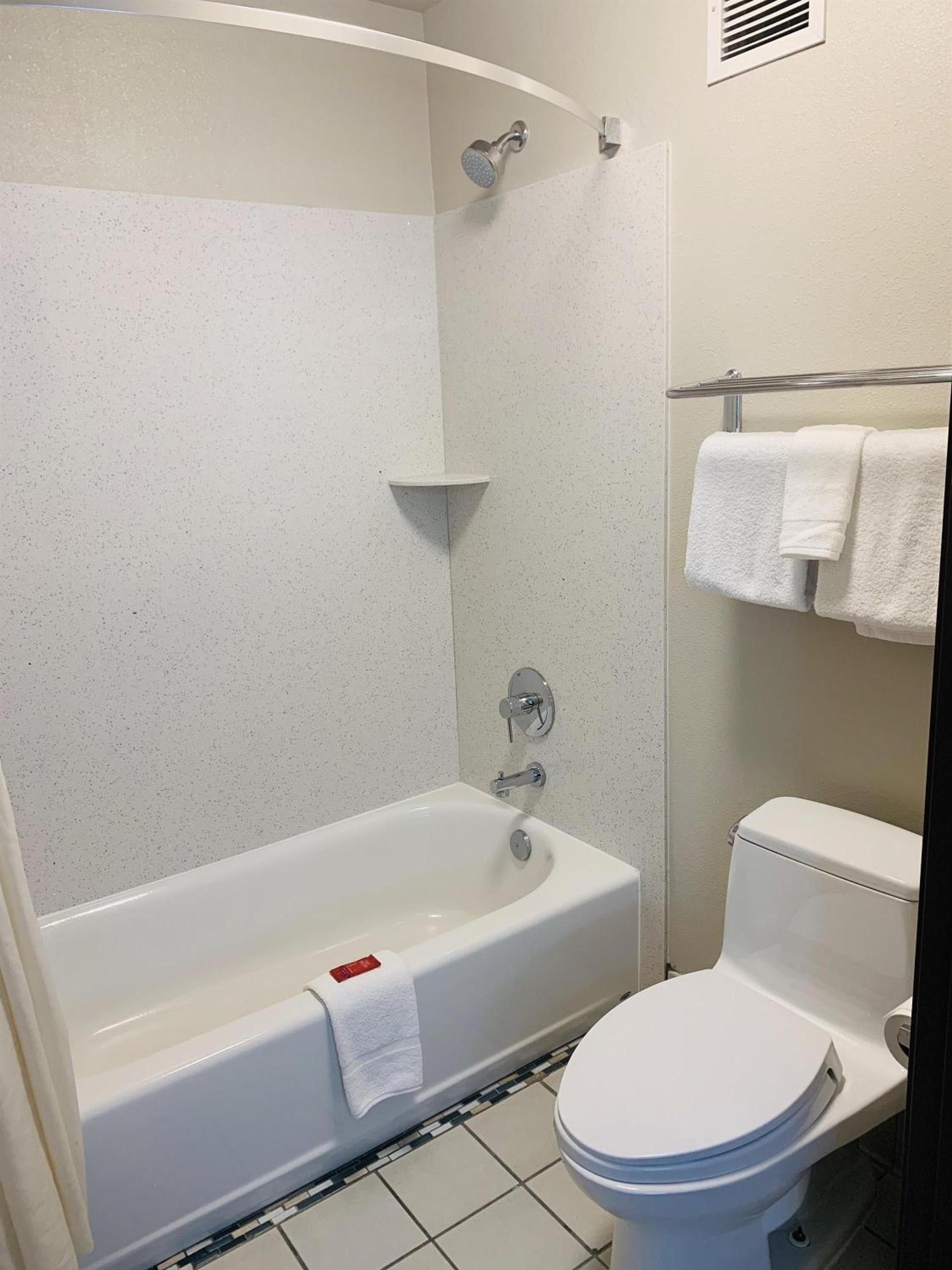 SureStay Plus Hotel by Best Western Redding photo 20