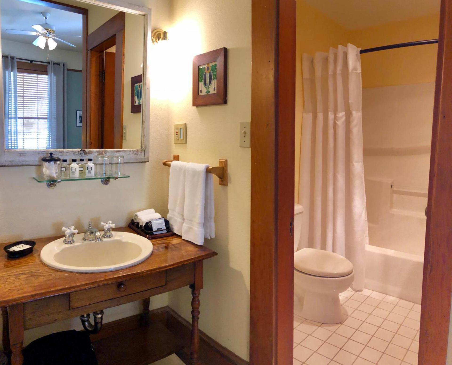 McCloud Hotel photo 32