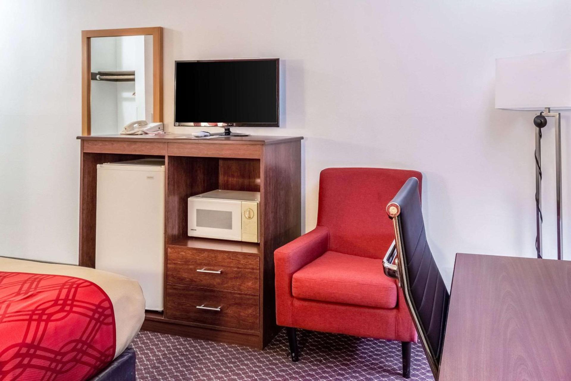 Econo Lodge photo 6