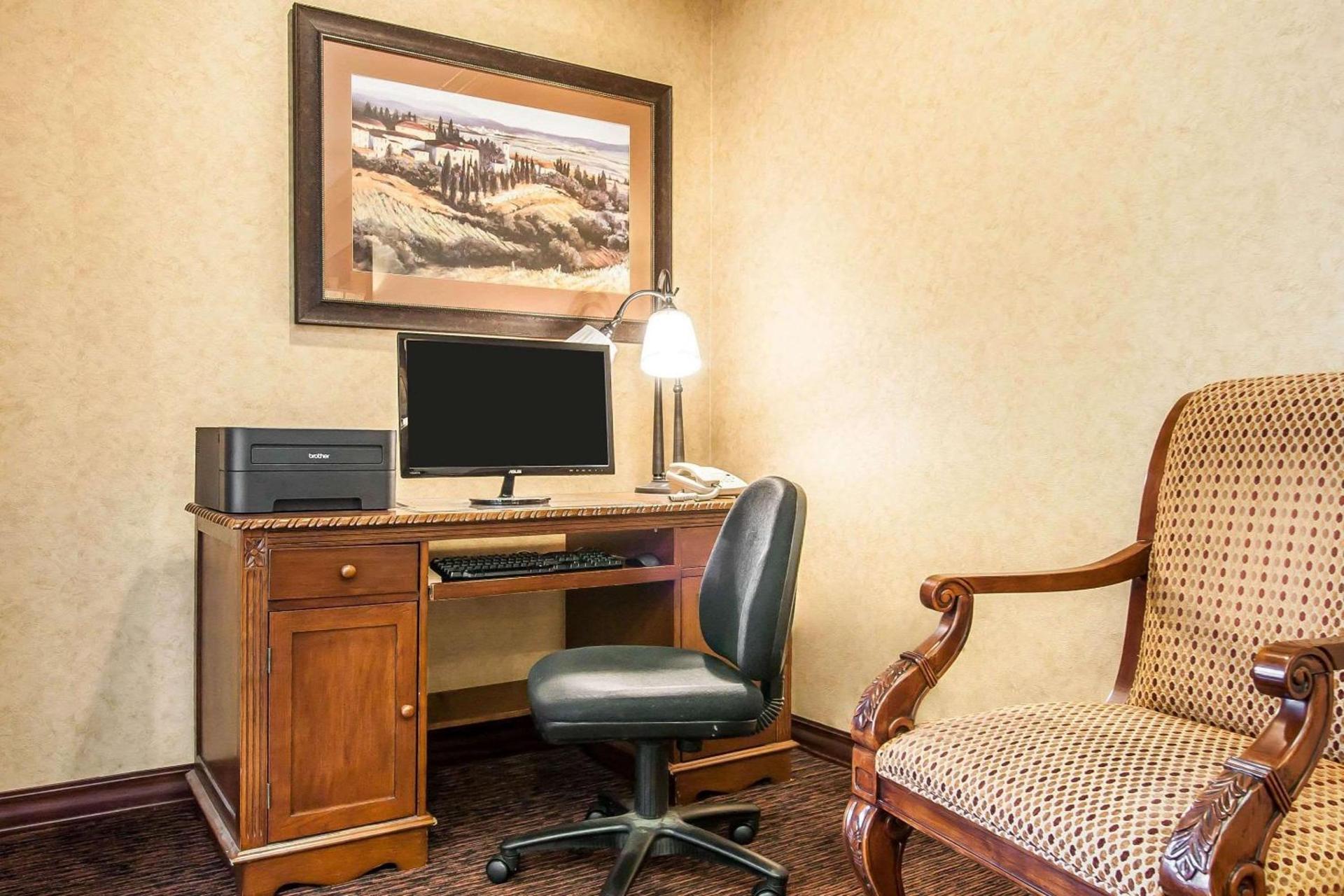 Comfort Inn & Suites McMinnville Wine Country photo 16