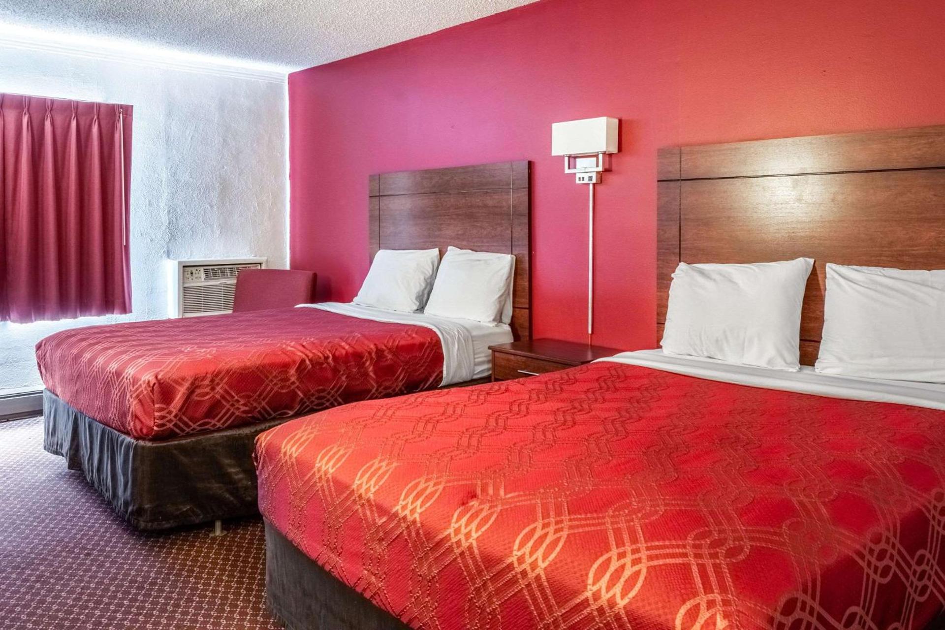 Econo Lodge photo 7