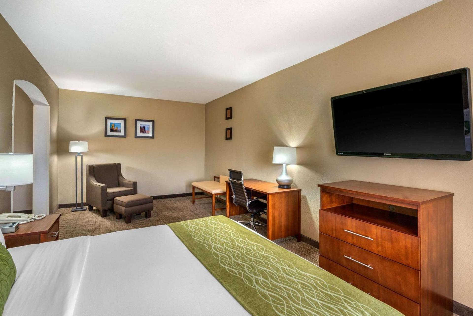 Comfort Inn & Suites Sacramento - University Area photo 27