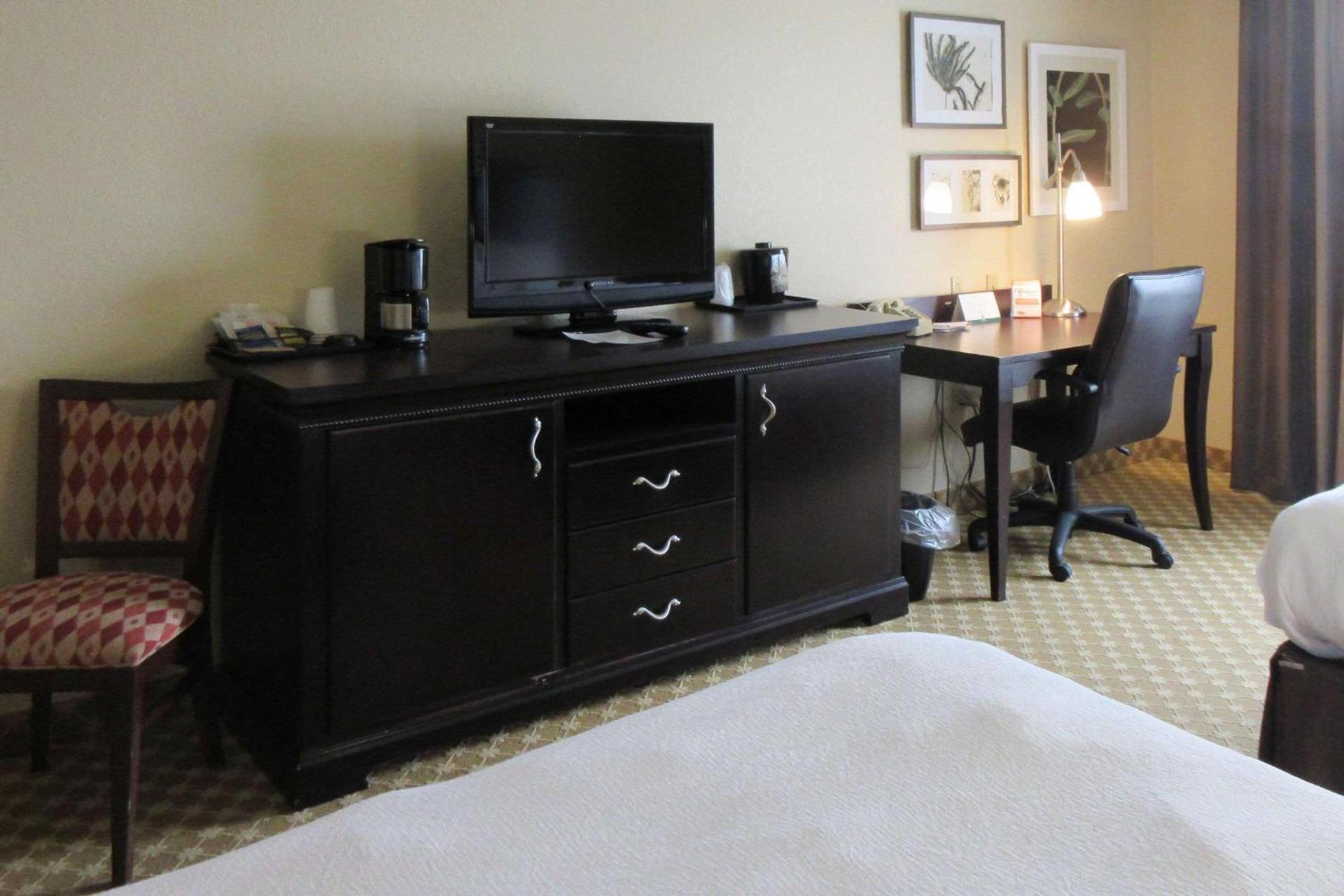 Quality Inn & Suites Alexandria photo 4
