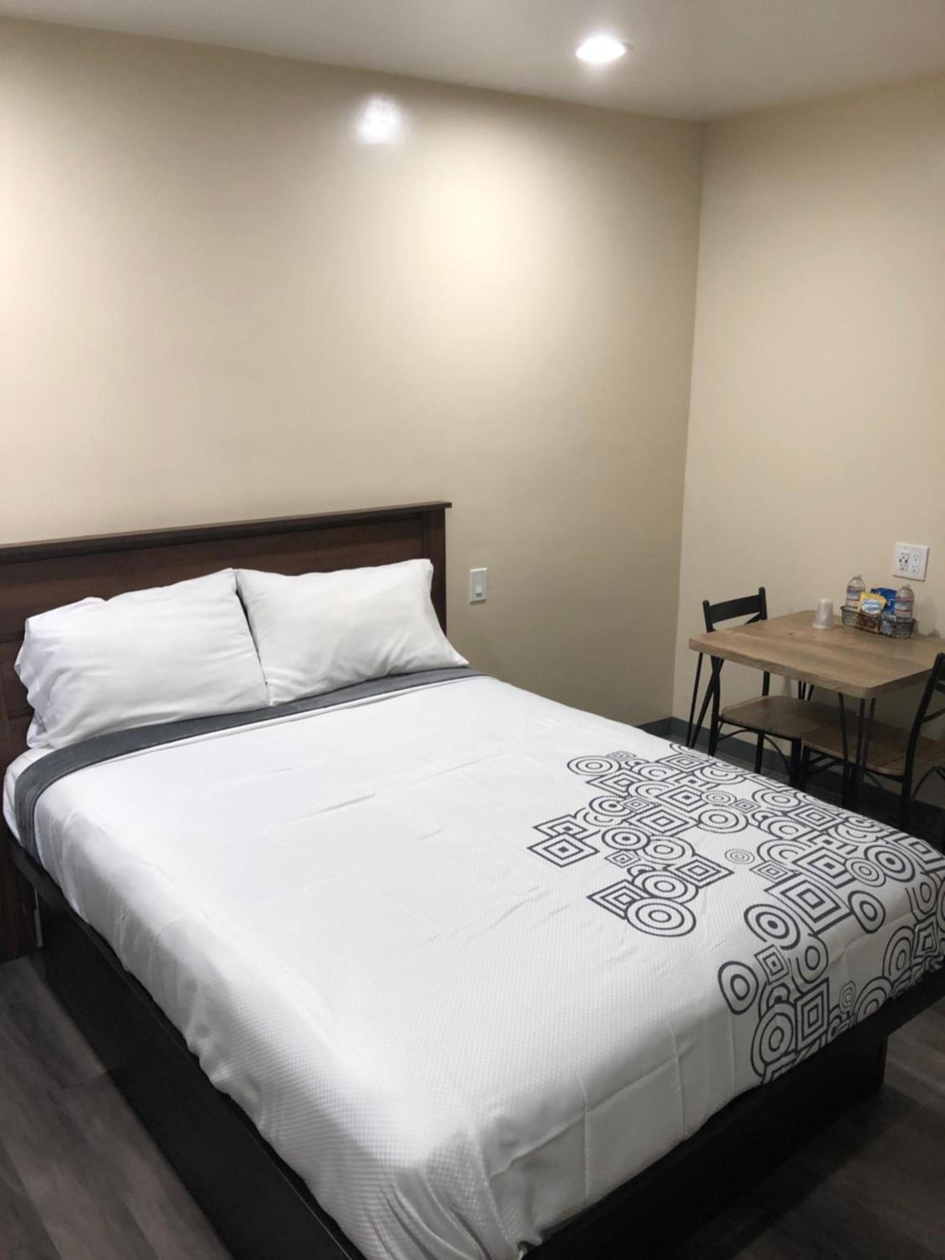 24 Hours Motel photo 10