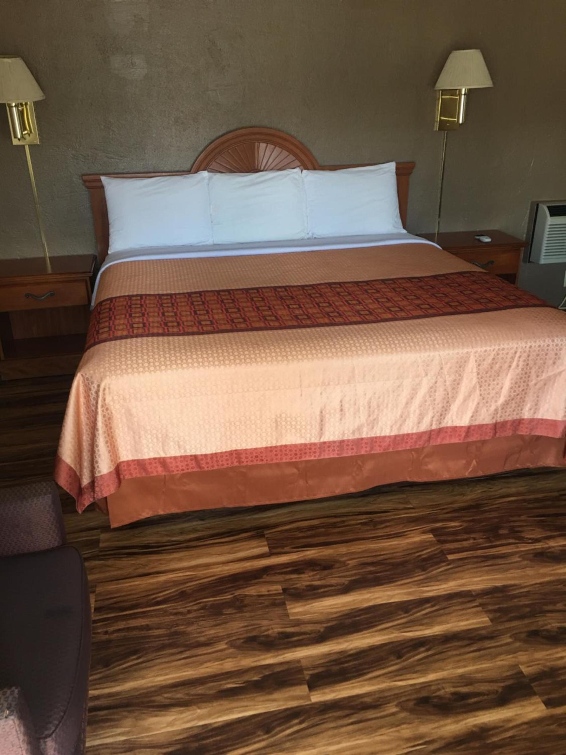 Hilltop Inn photo 6
