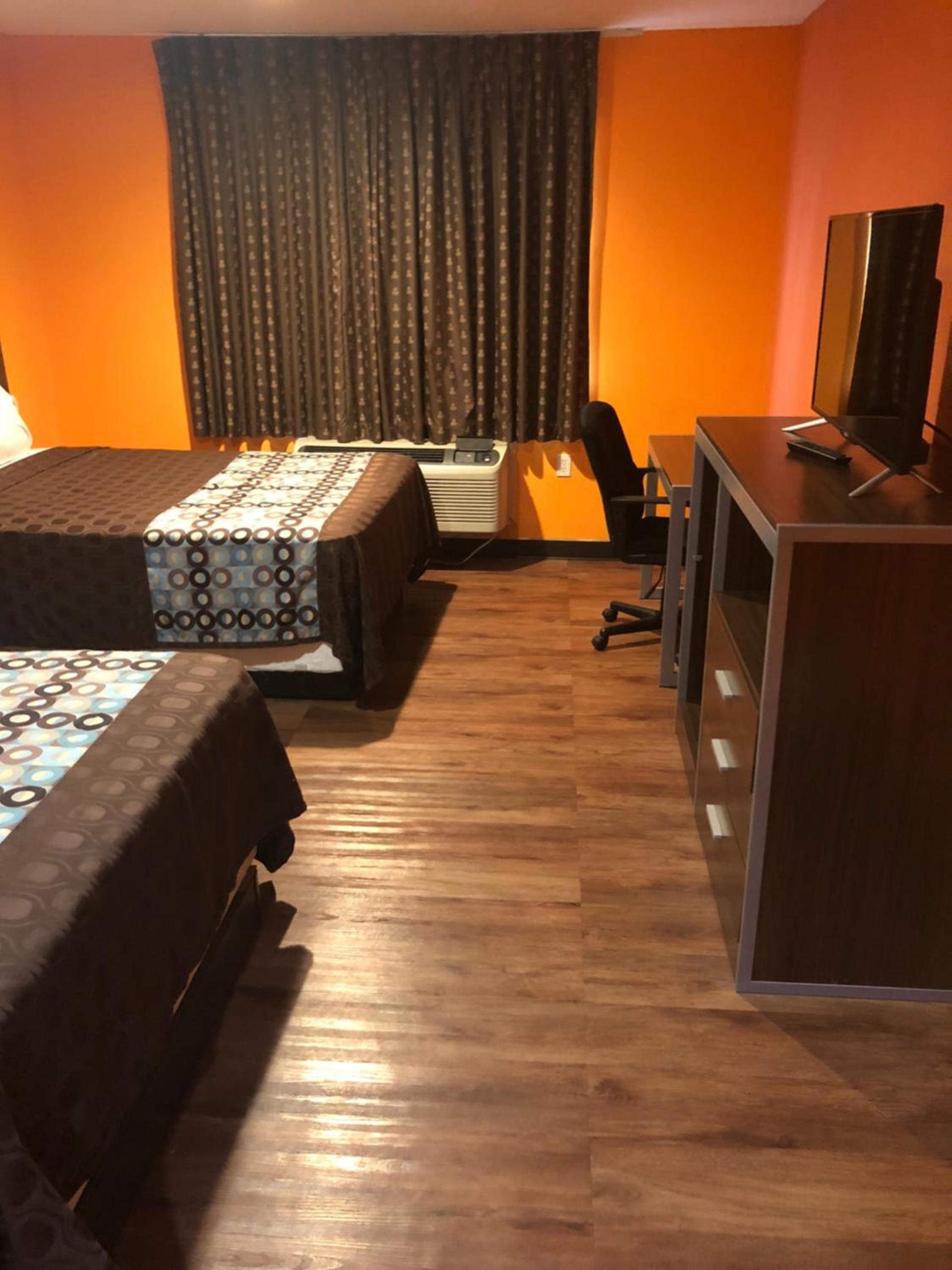 Scottish Inn & Suites Hobby Airport photo 2
