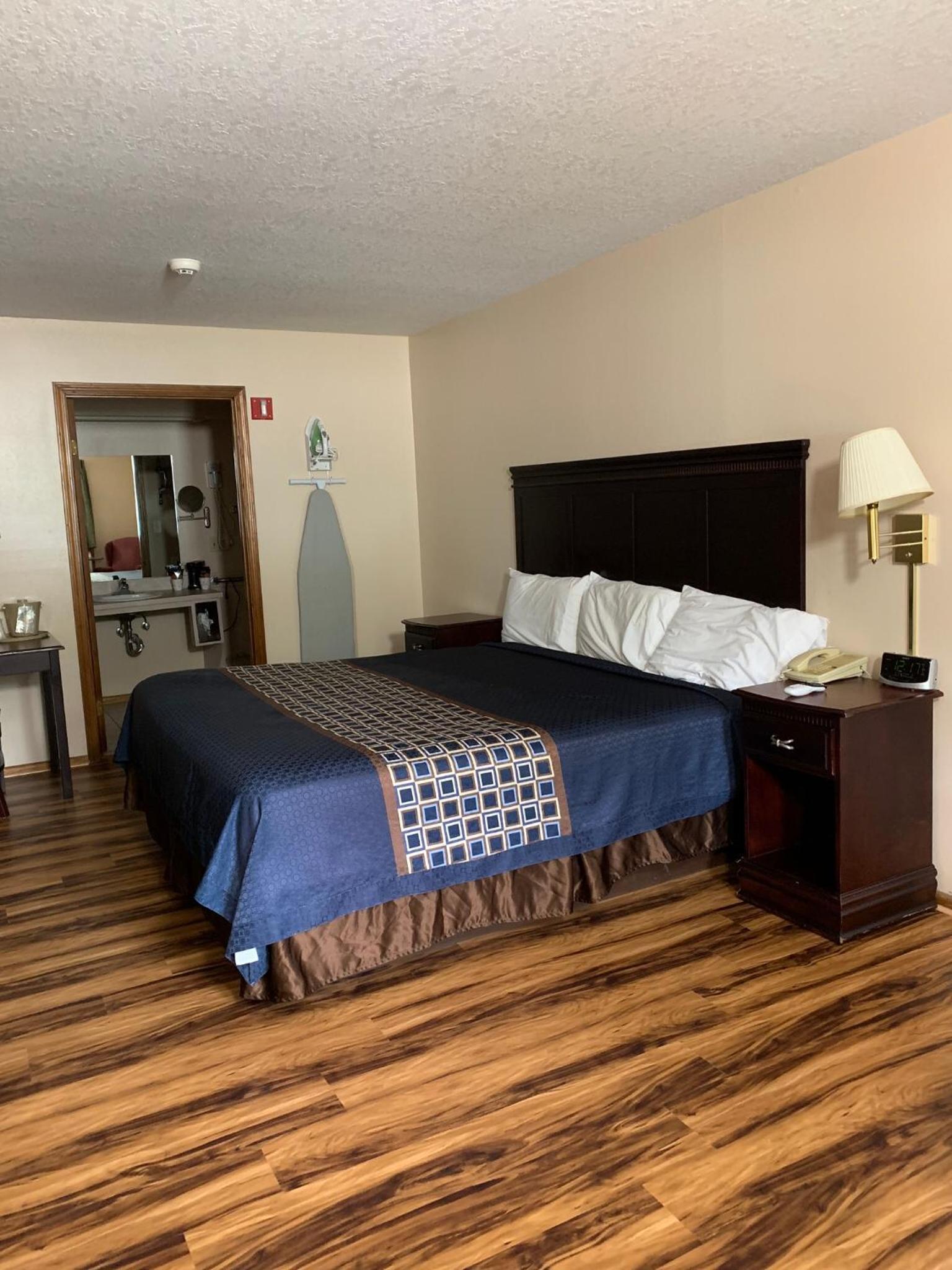 Riverwood Inn photo 5