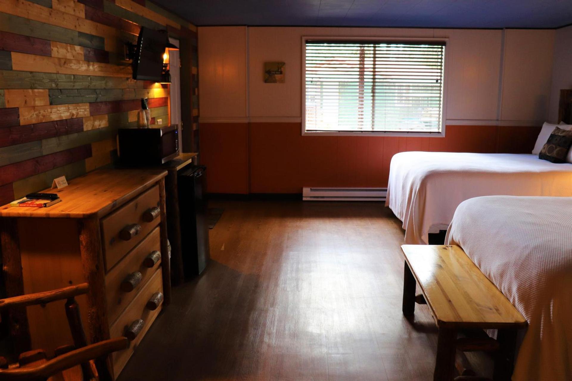 Lone Fir Resort photo 99
