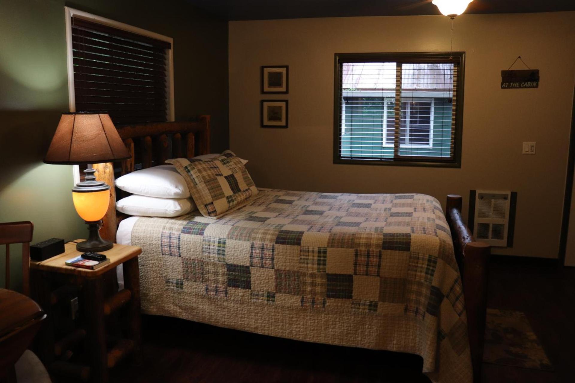Lone Fir Resort photo 81