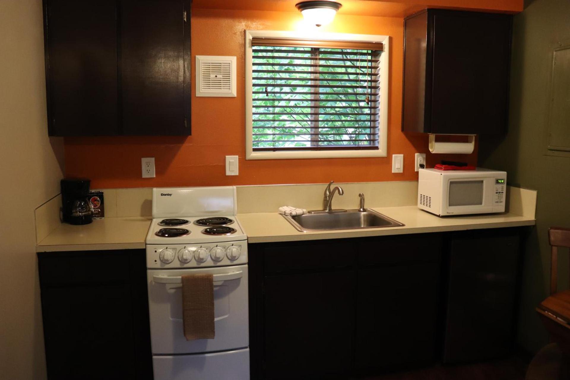 Lone Fir Resort photo 82