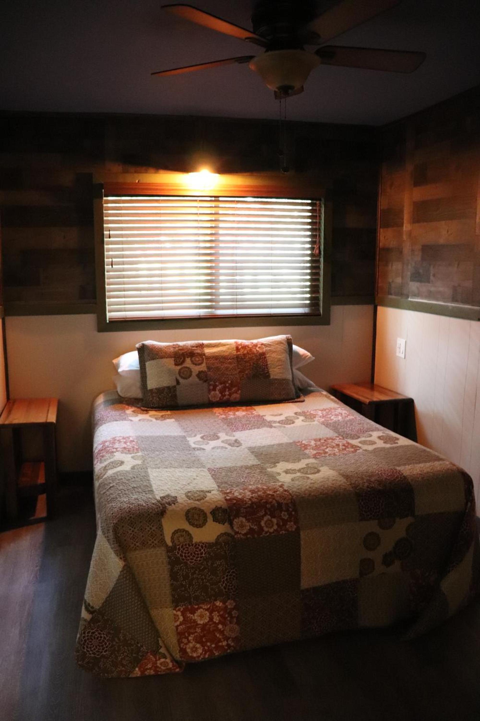 Lone Fir Resort photo 68