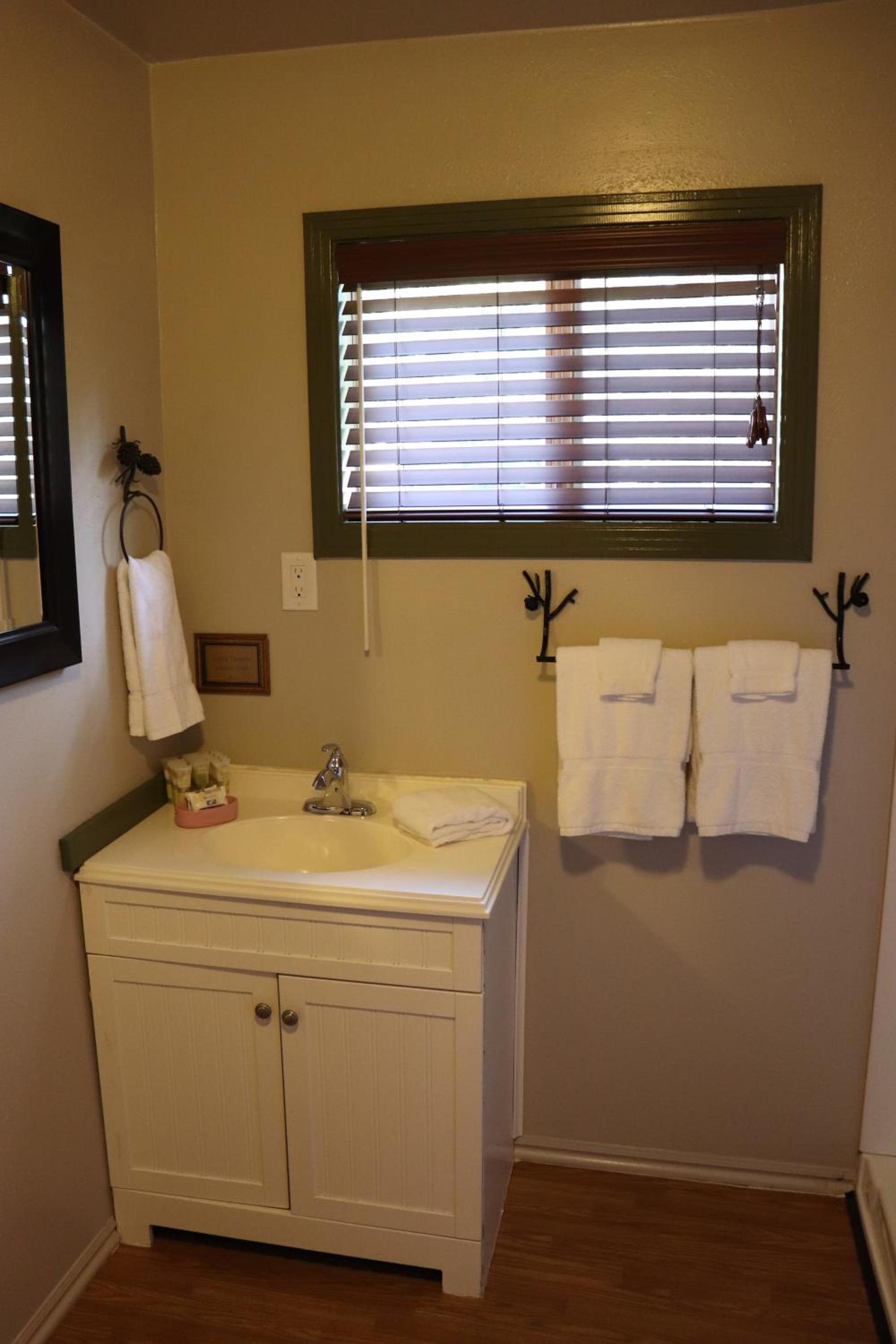 Lone Fir Resort photo 74