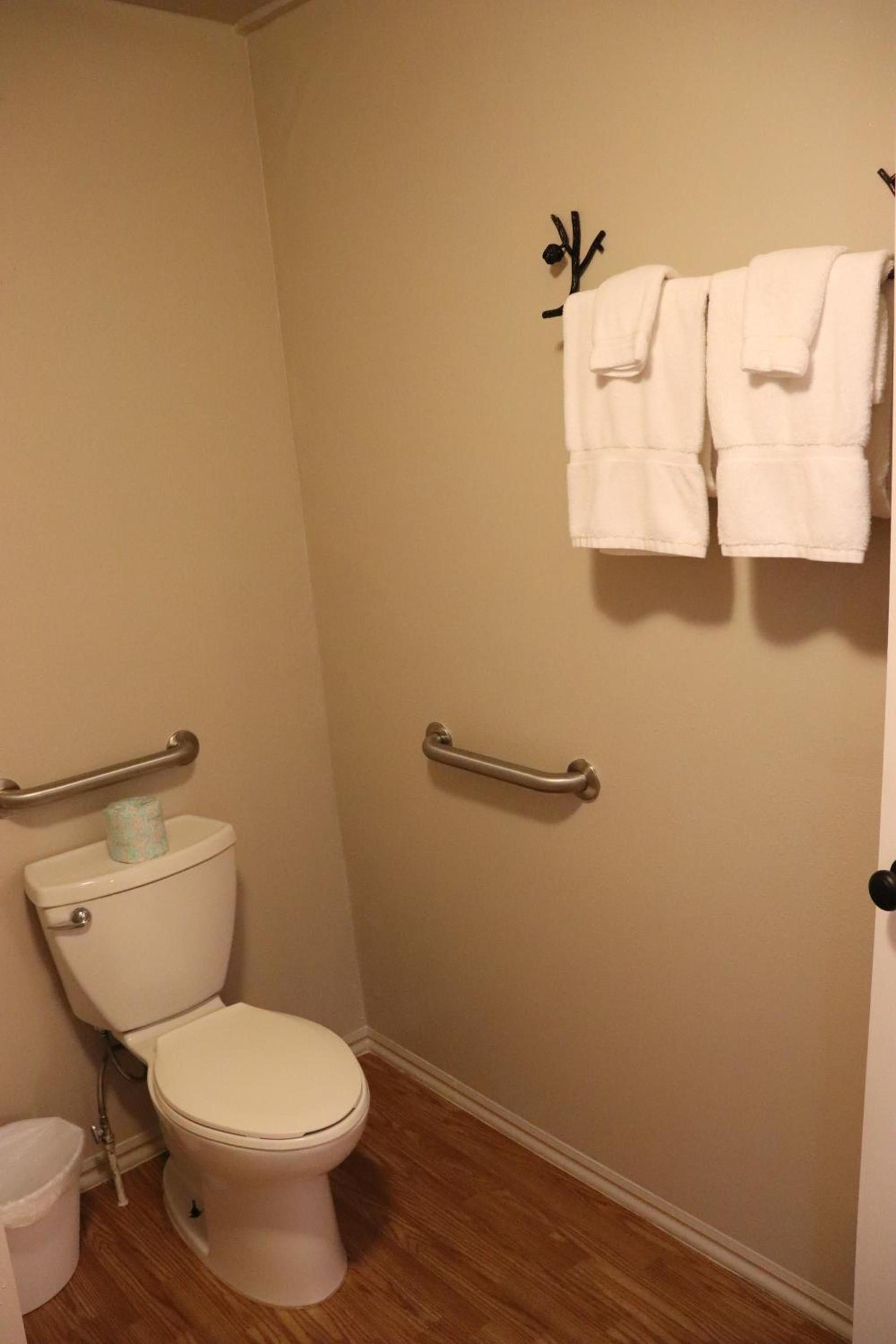 Lone Fir Resort photo 76