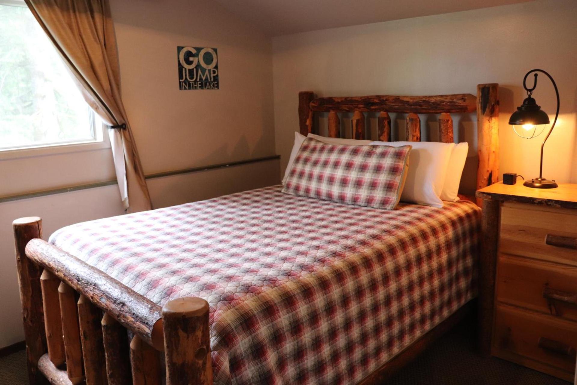 Lone Fir Resort photo 57