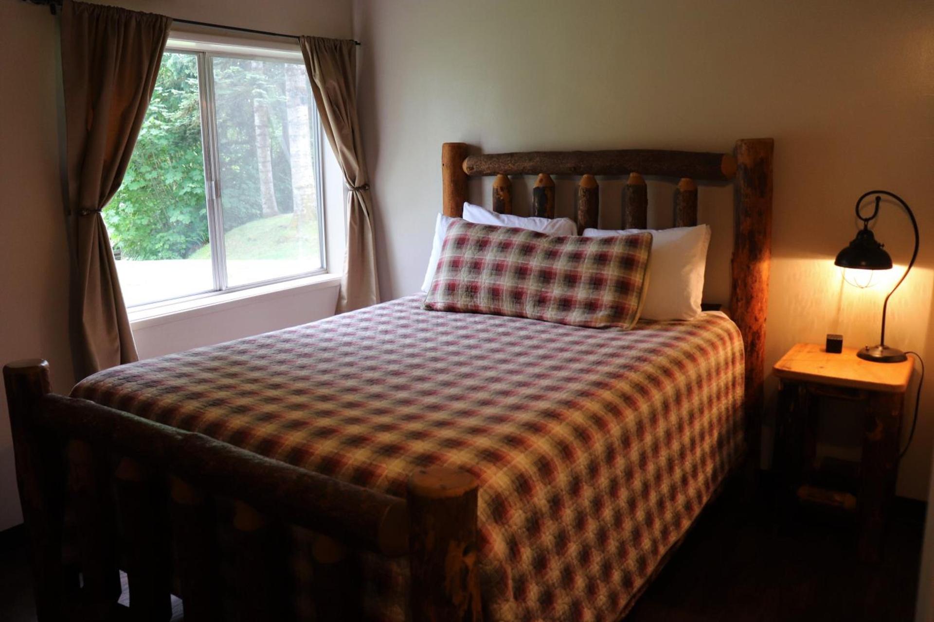 Lone Fir Resort photo 59