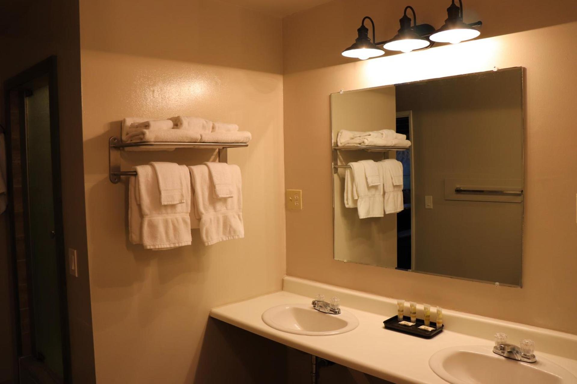 Lone Fir Resort photo 61