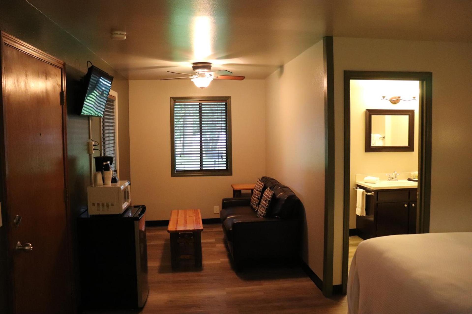 Lone Fir Resort photo 48