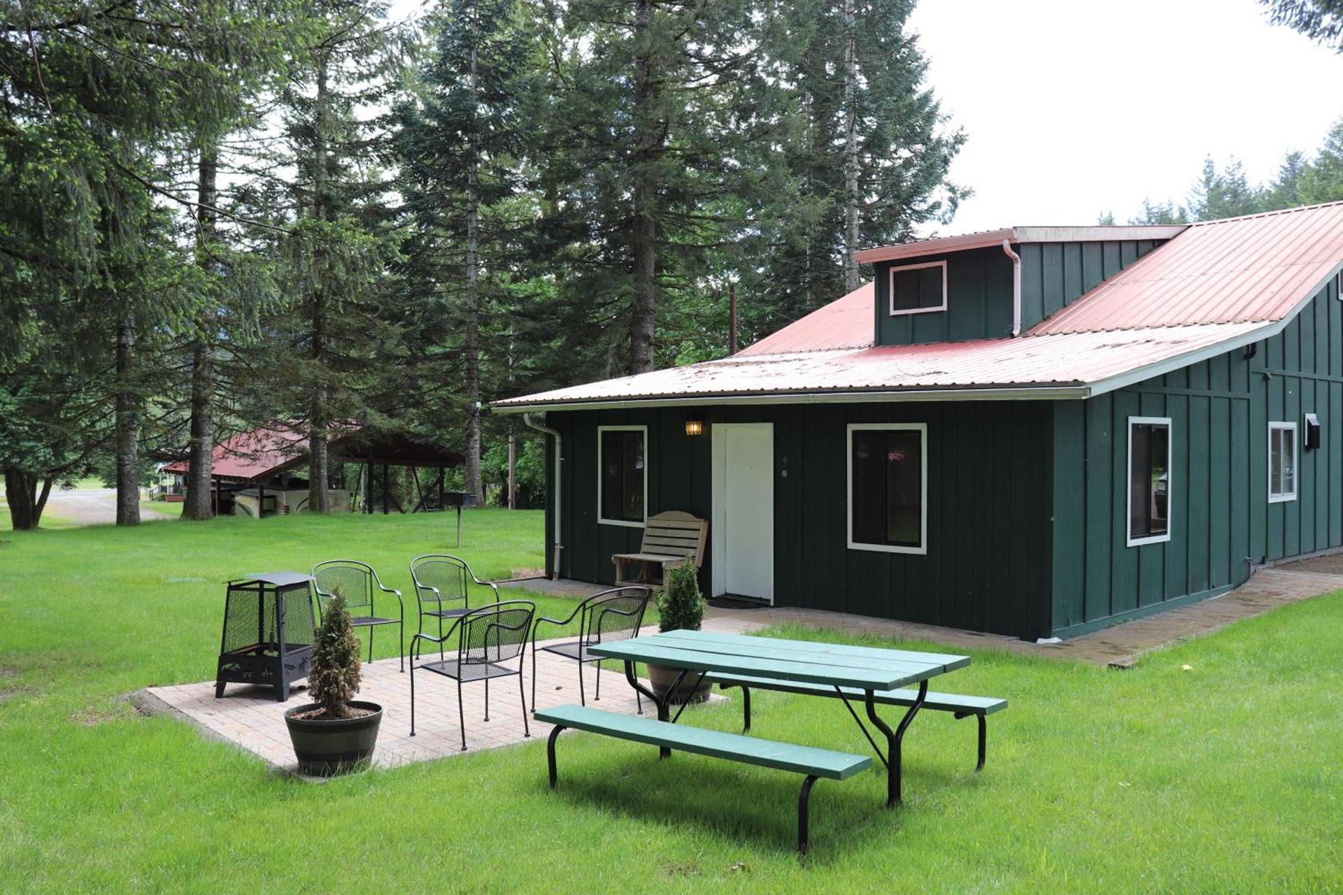Lone Fir Resort photo 52