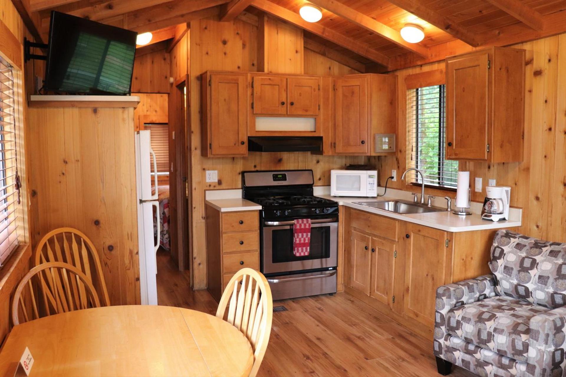 Lone Fir Resort photo 45