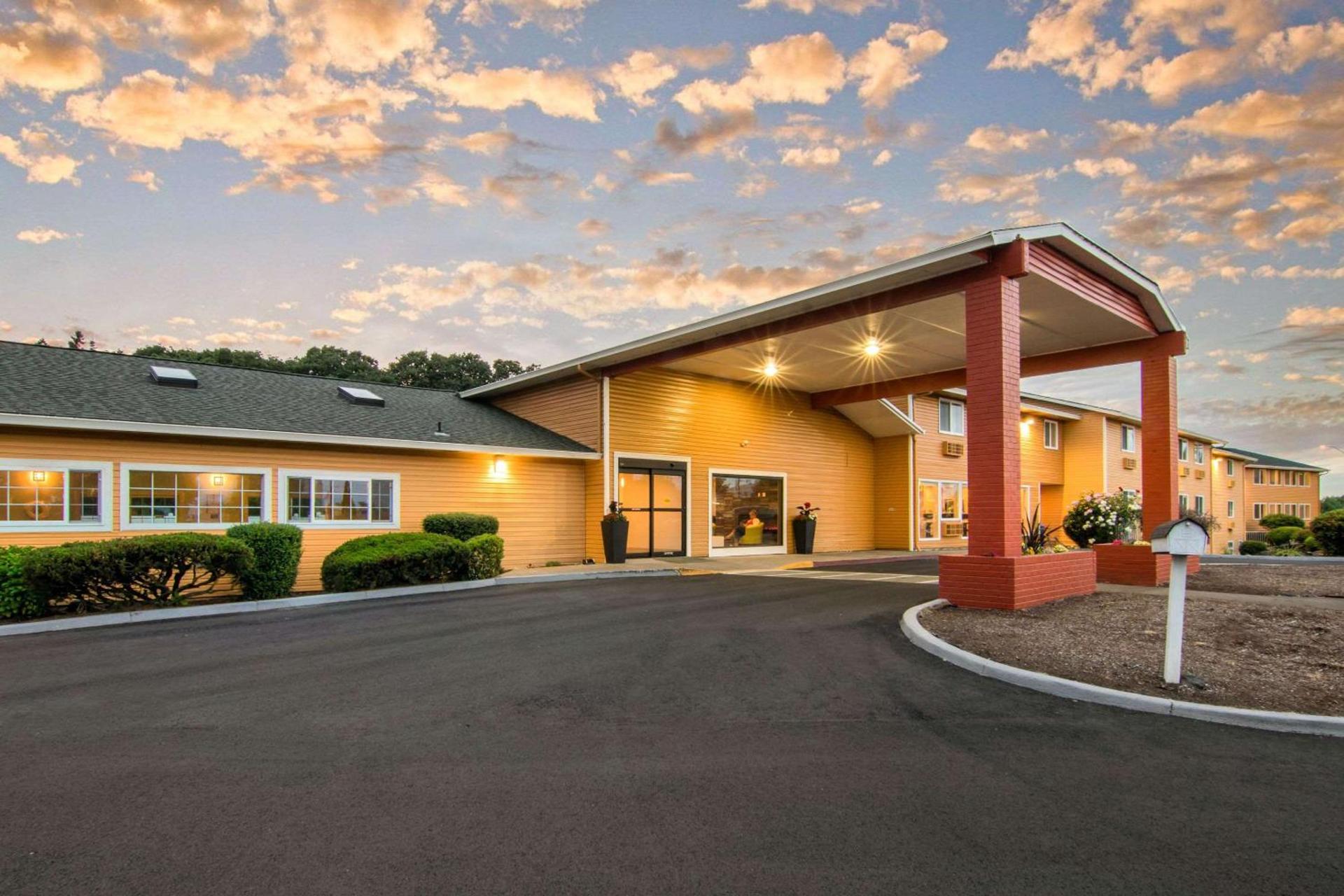 Quality Inn & Suites Albany Corvallis — hotel in Albany