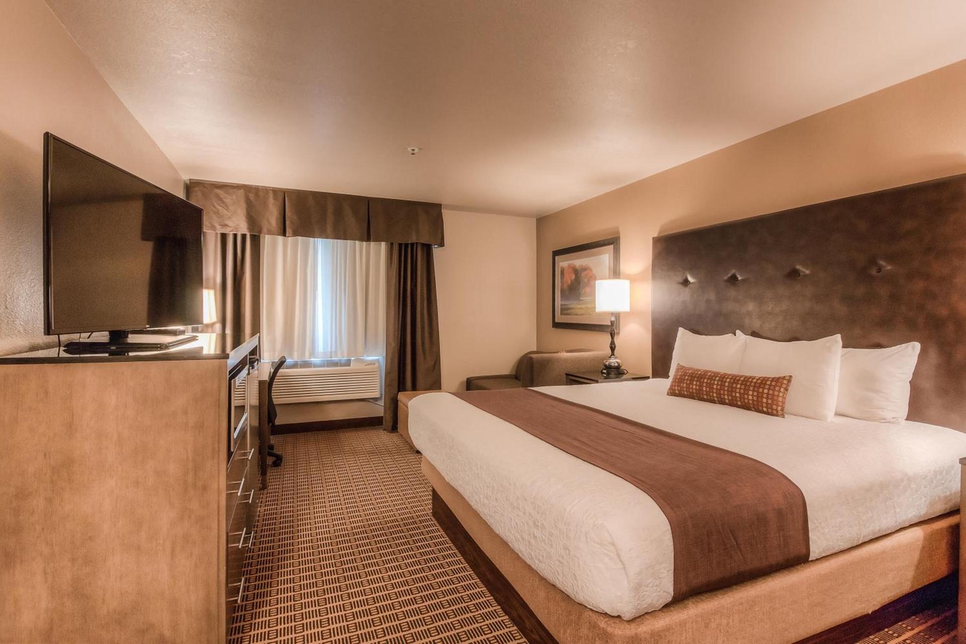 Best Western Plus Yakima Hotel photo 62