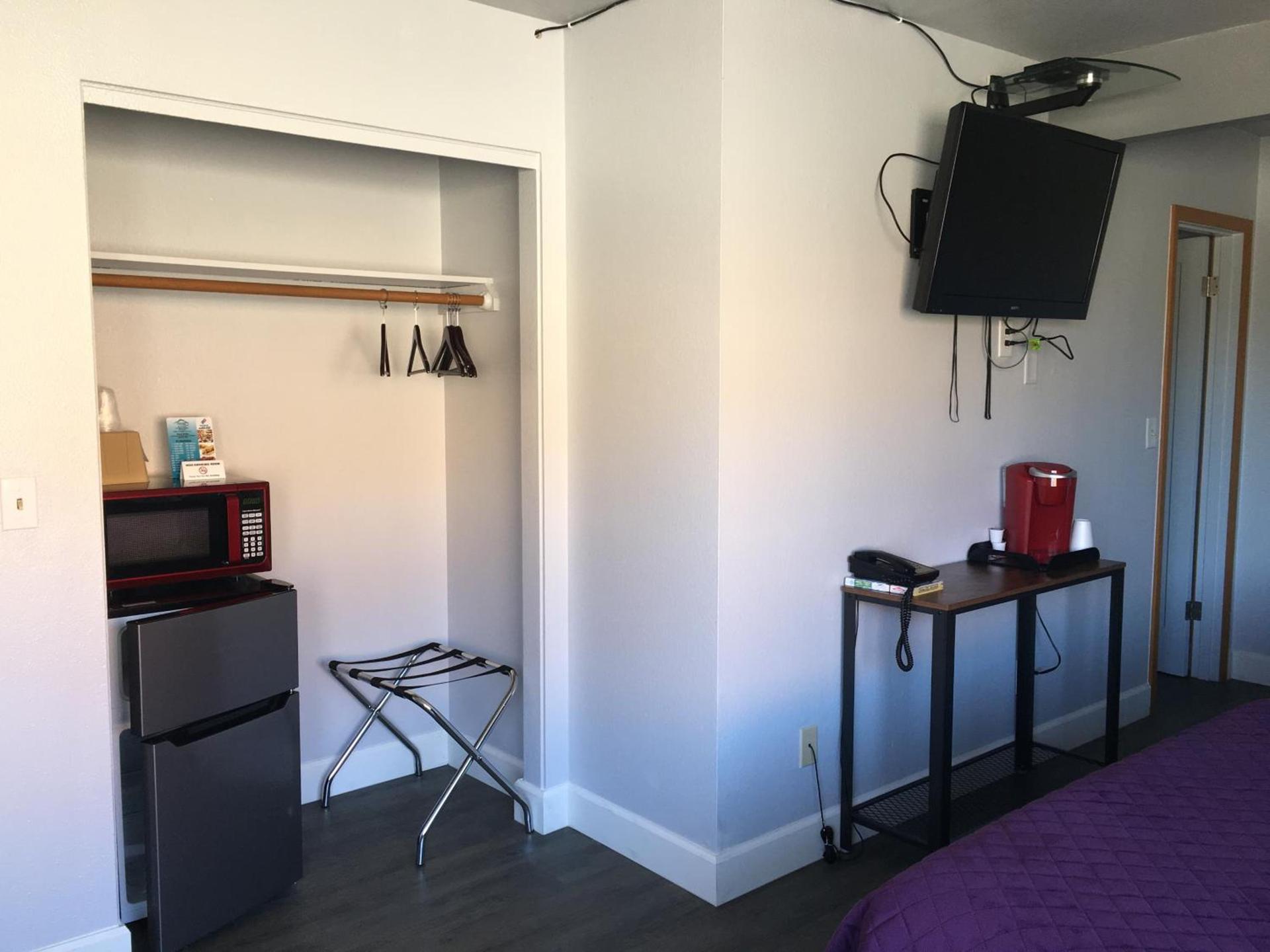 Aircrest Motel photo 39