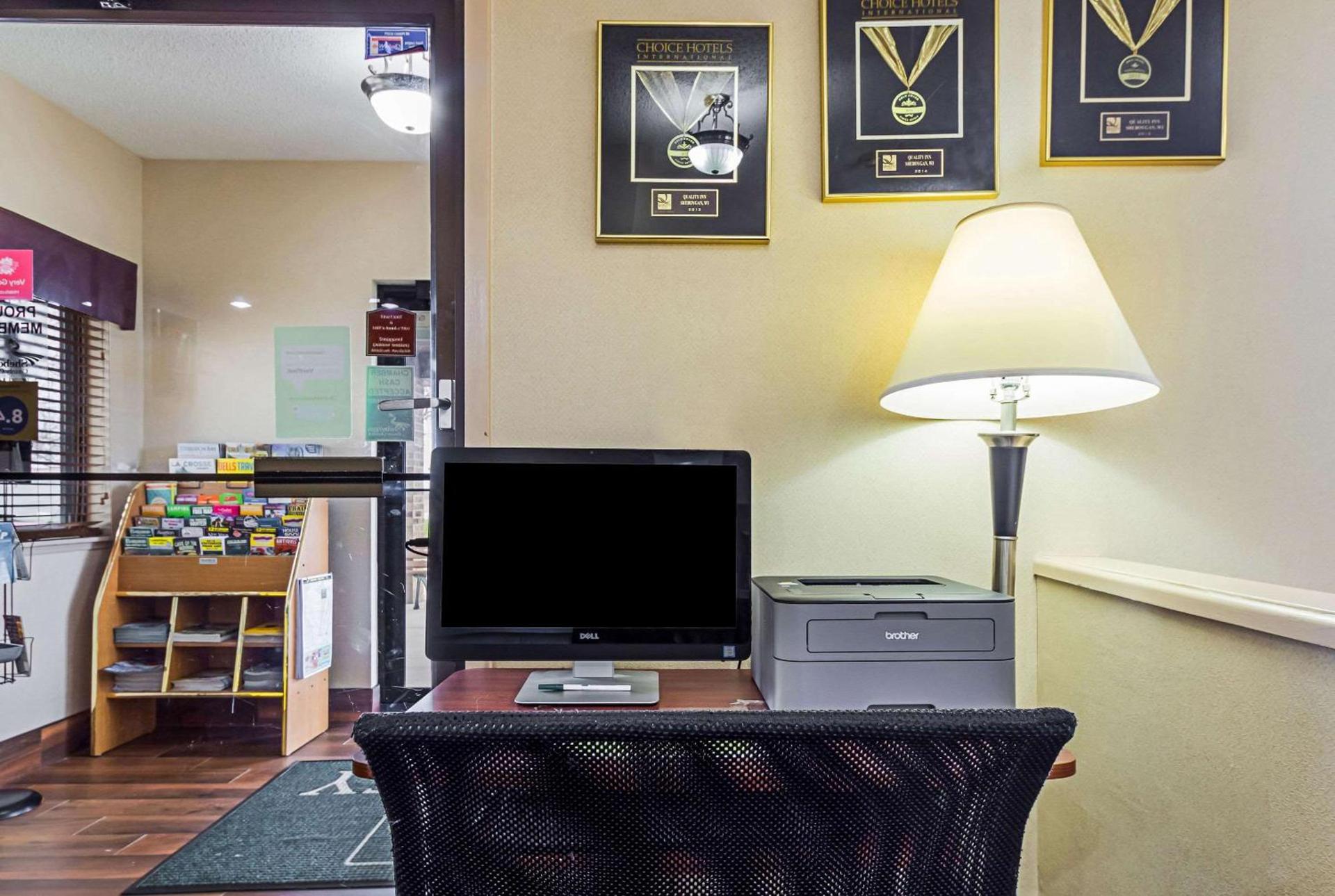 Quality Inn Sheboygan North I-43 photo 10