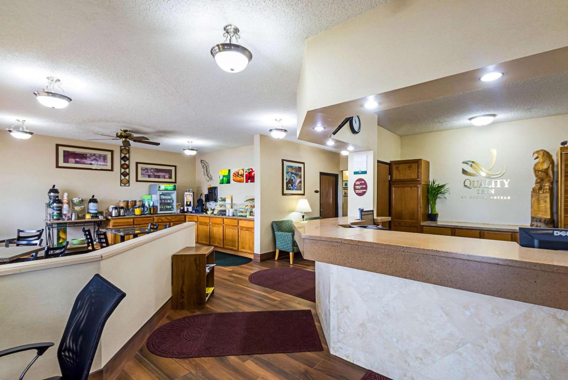 Quality Inn Sheboygan North I-43 photo 11