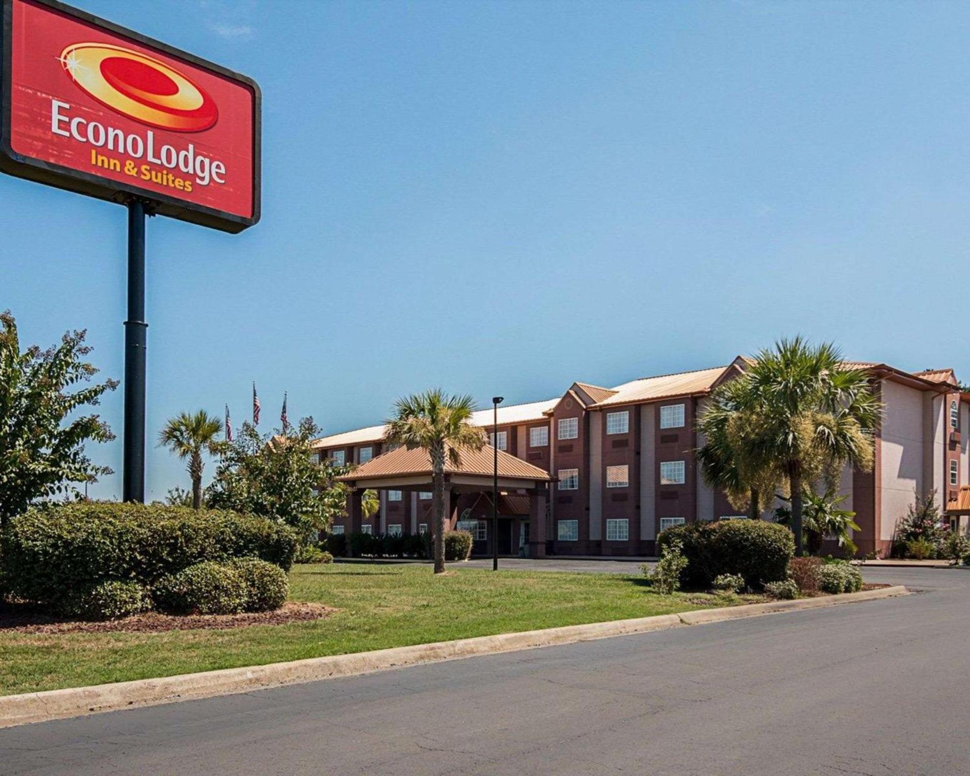 Econo Lodge Inn & Suites Natchitoches photo 2