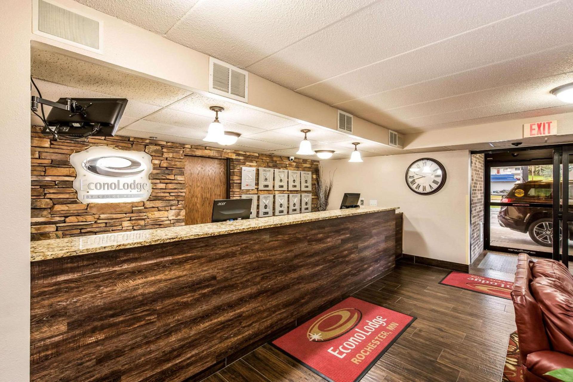 Econo Lodge Mayo Clinic Area photo 5