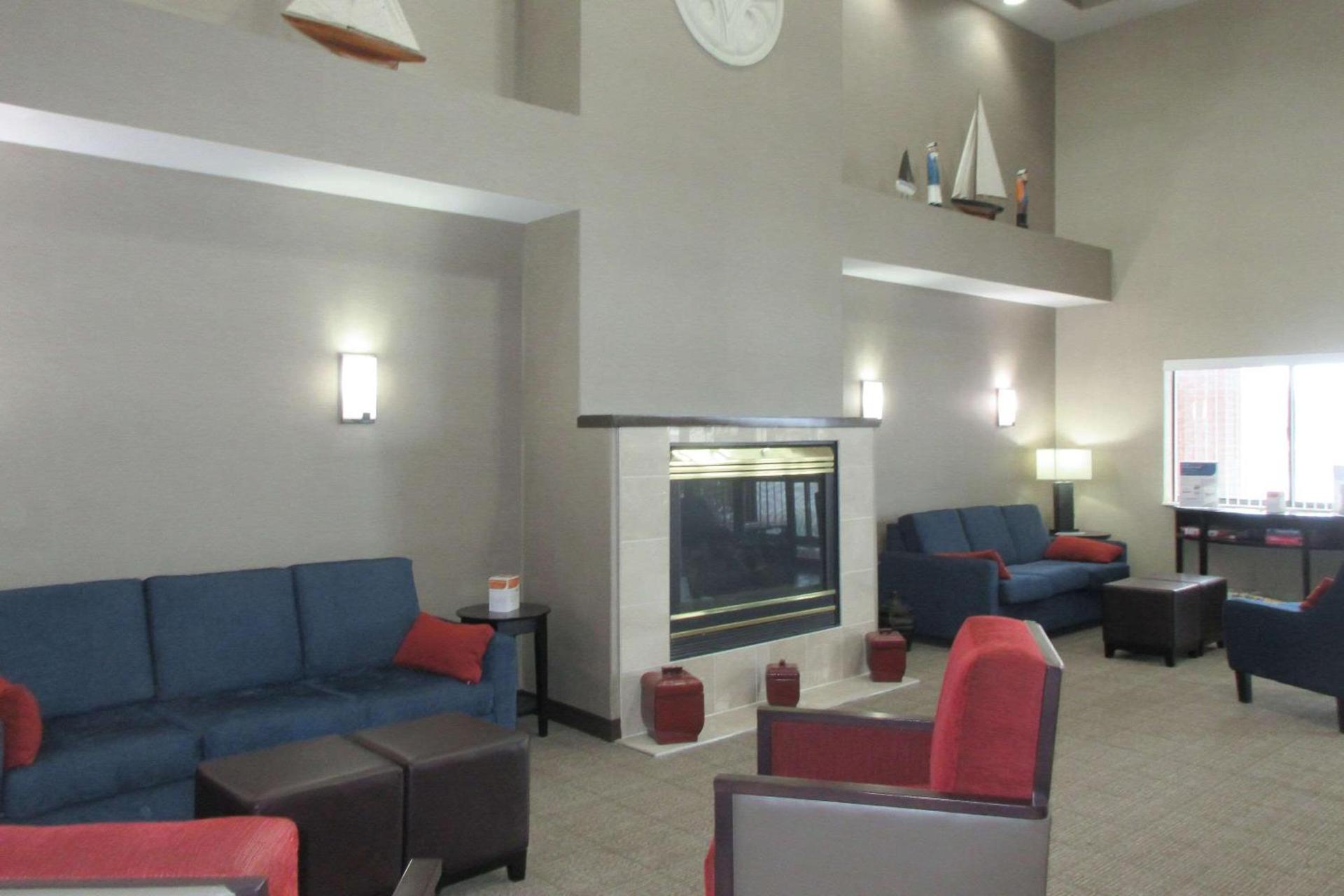 Comfort Inn Port Huron photo 14