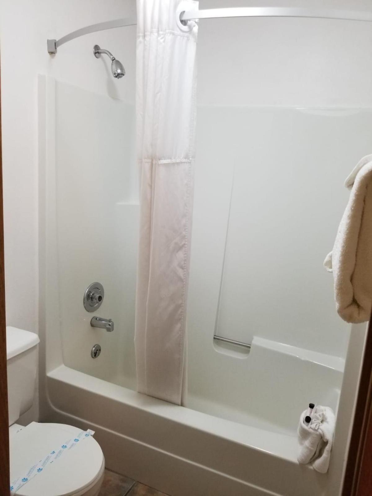 Sandpoint Inn photo 32