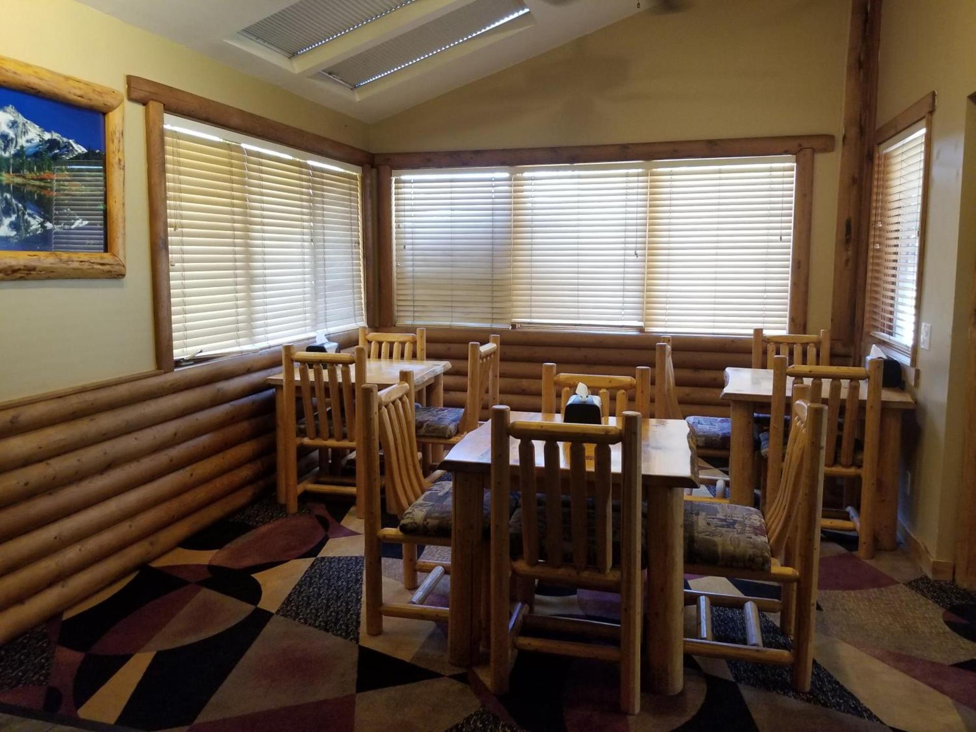 Sandpoint Inn photo 29