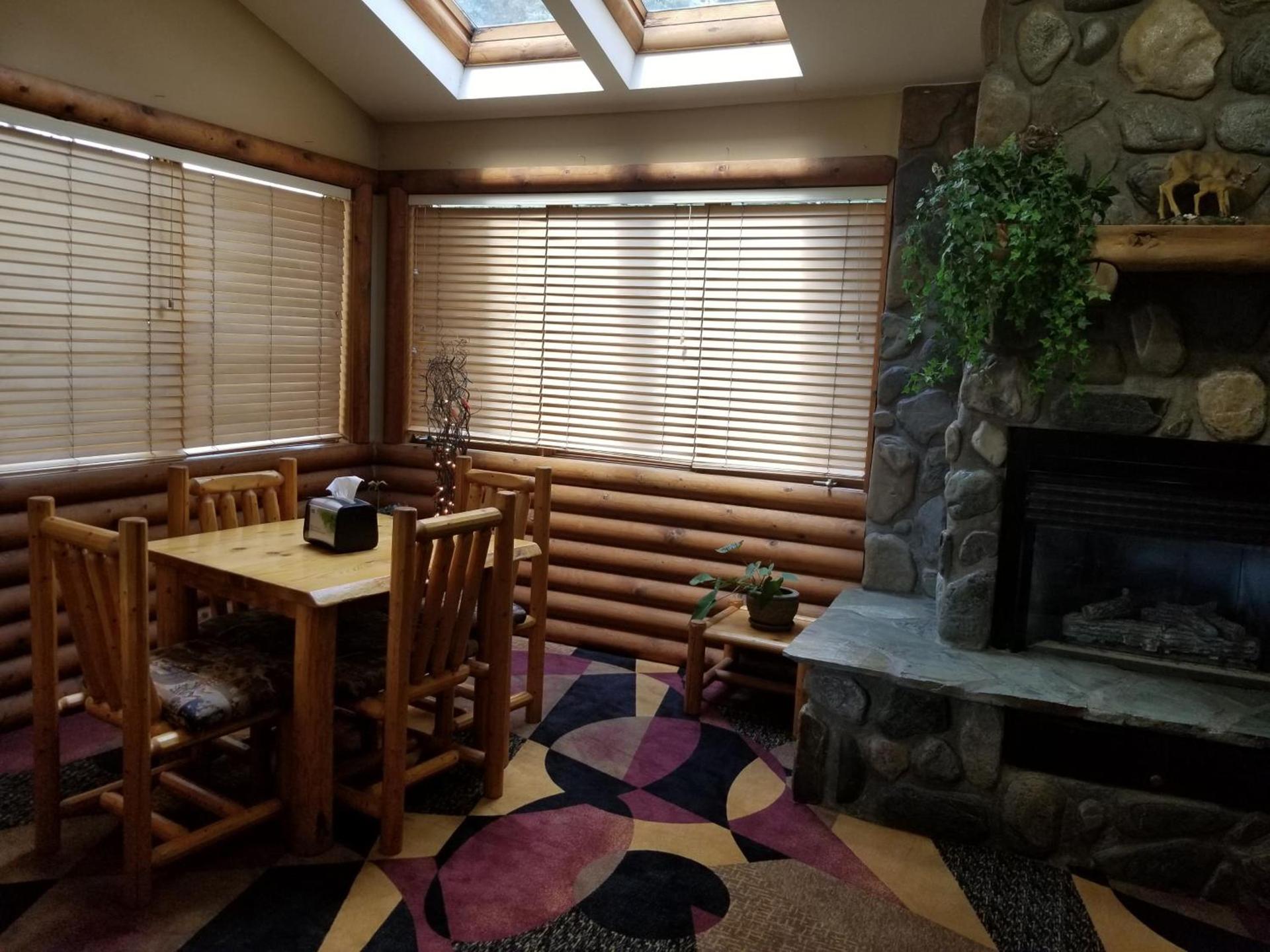 Sandpoint Inn photo 30