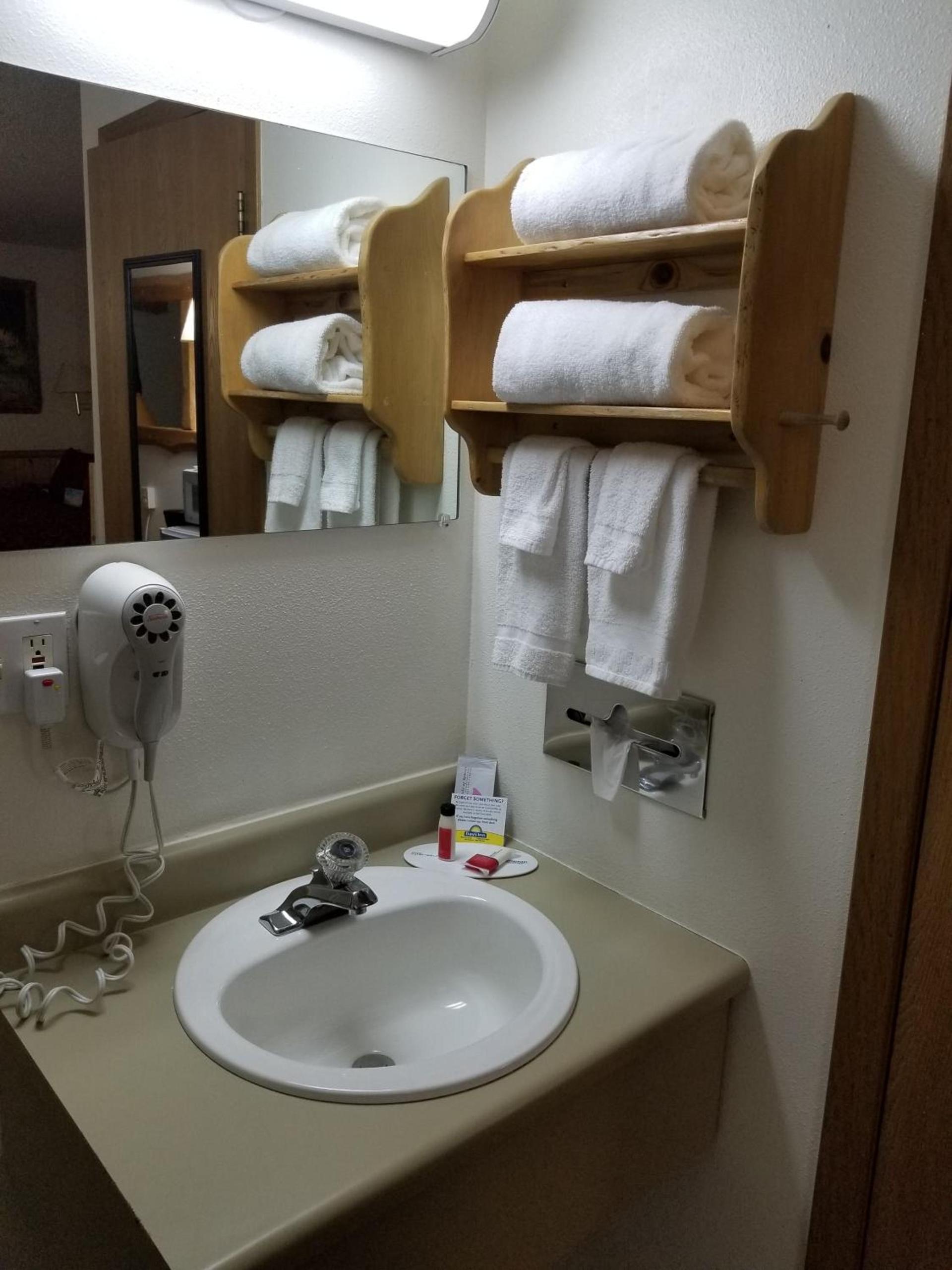 Sandpoint Inn photo 27