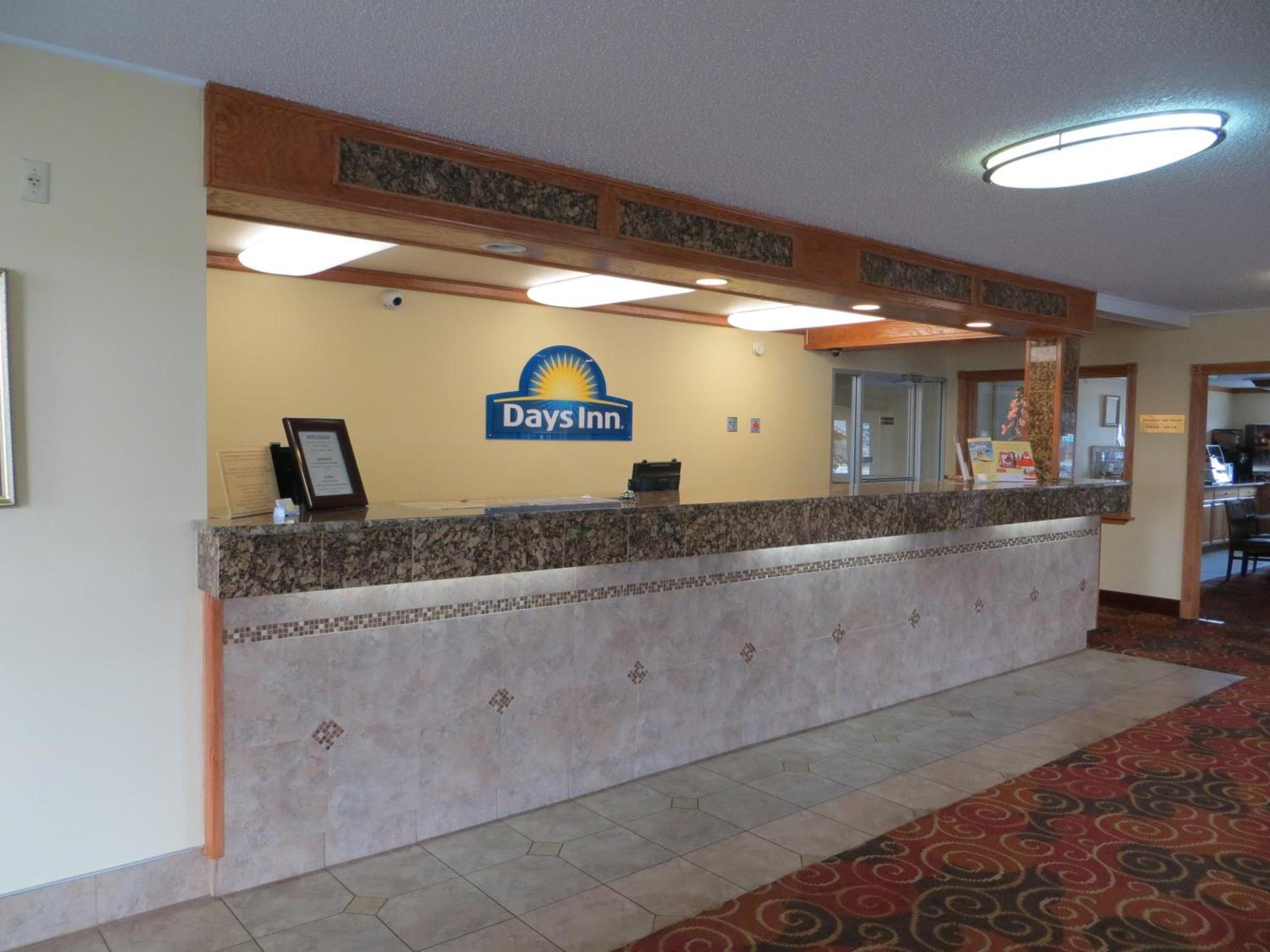 Days Inn by Wyndham Yakima photo 32