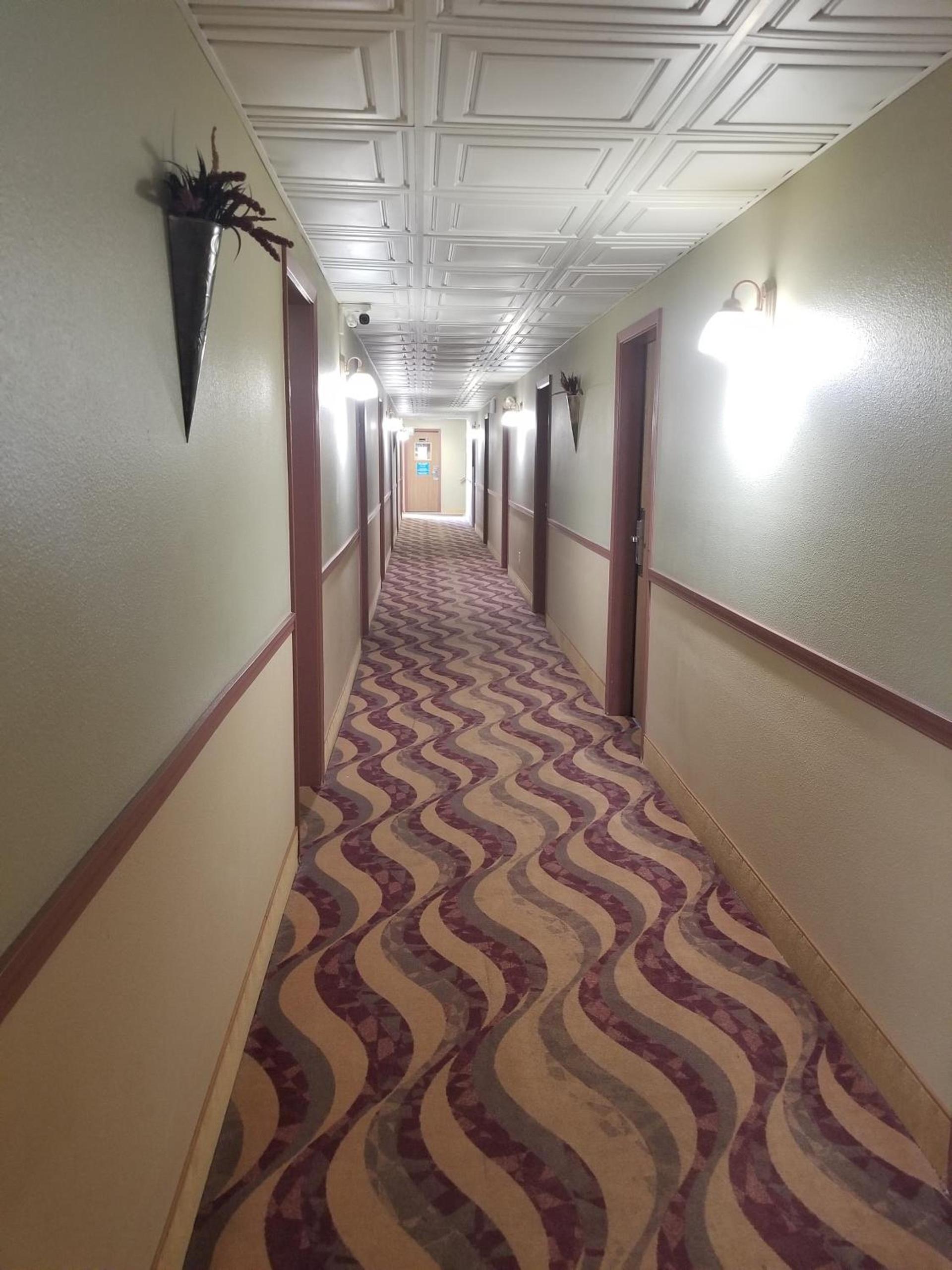 Sandpoint Inn photo 16