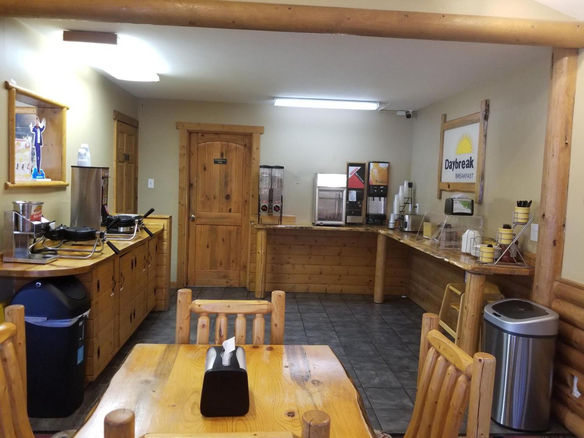 Sandpoint Inn photo 15
