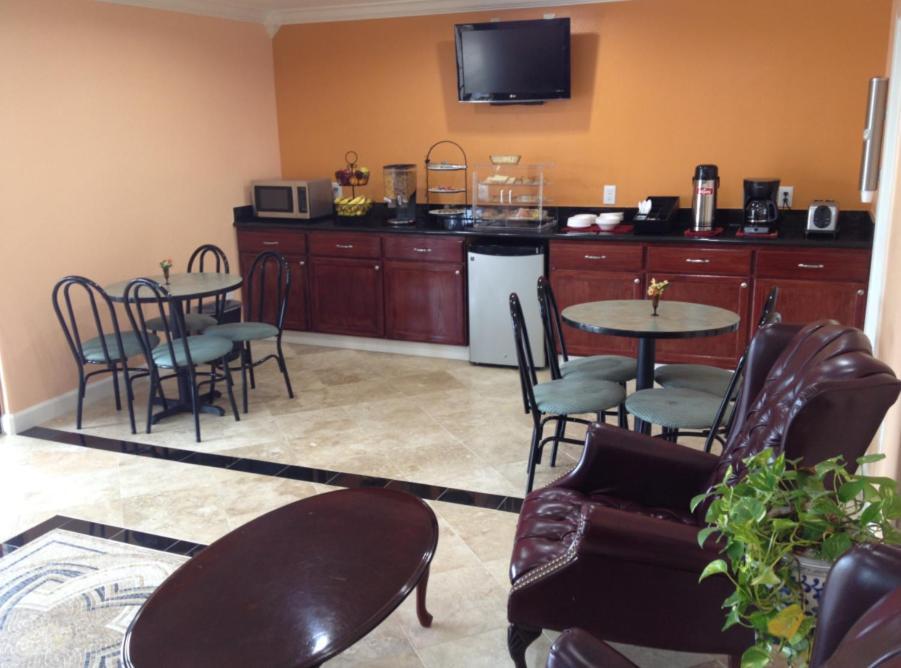 Executive Inn and Suites Houston photo 6