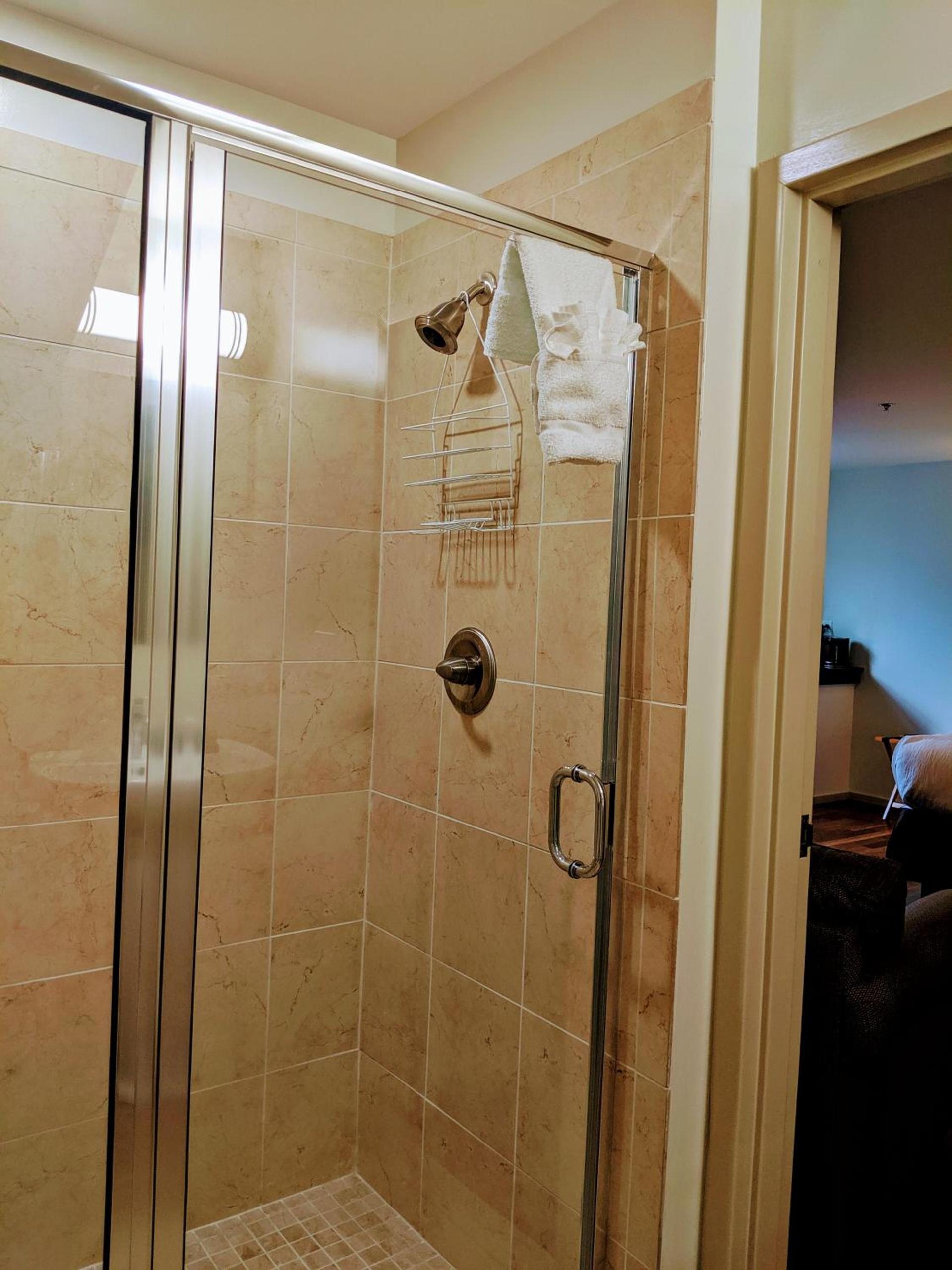 Grand Eastonian Hotel & Suites photo 20