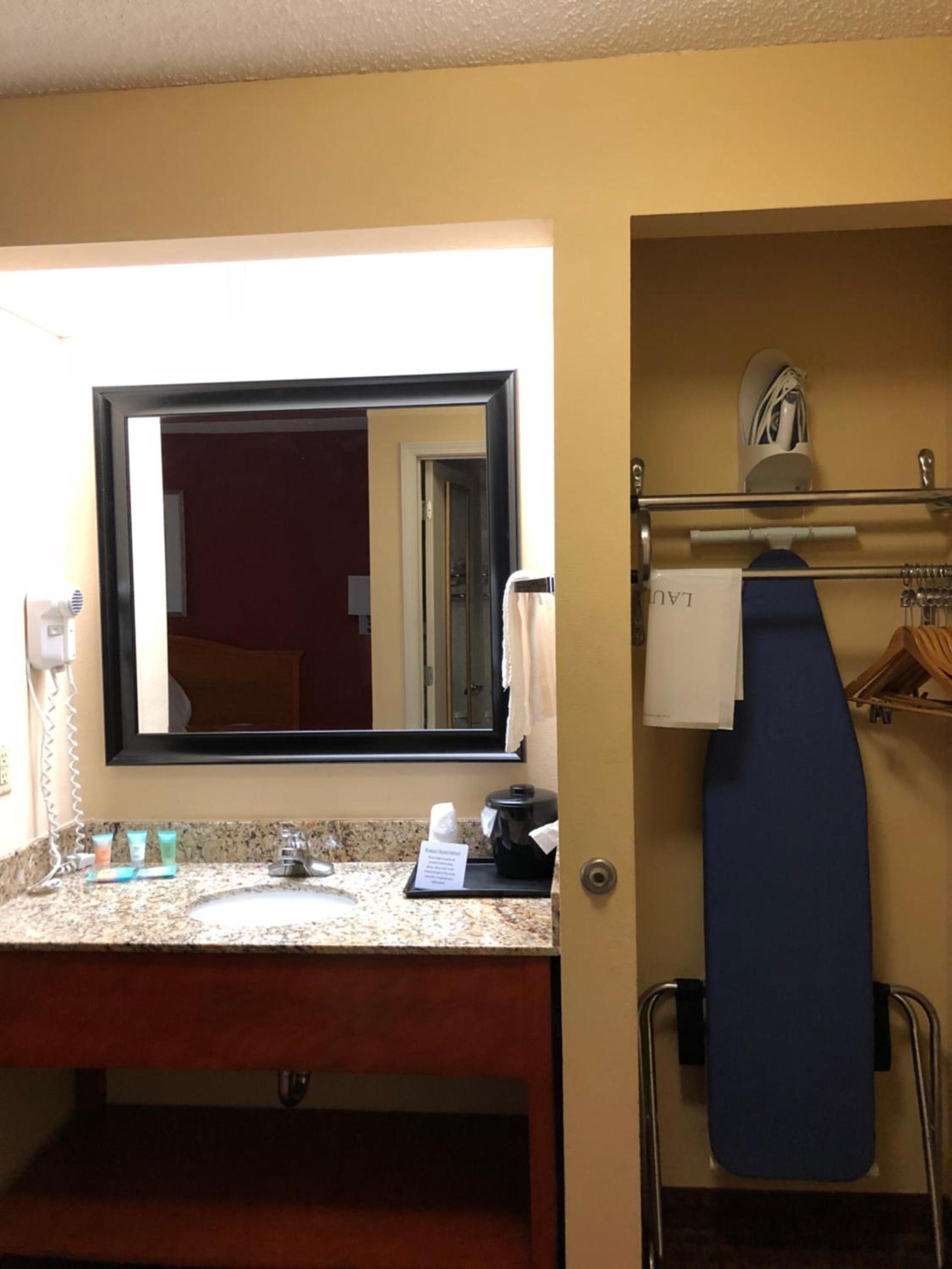 Millennium Inn photo 37