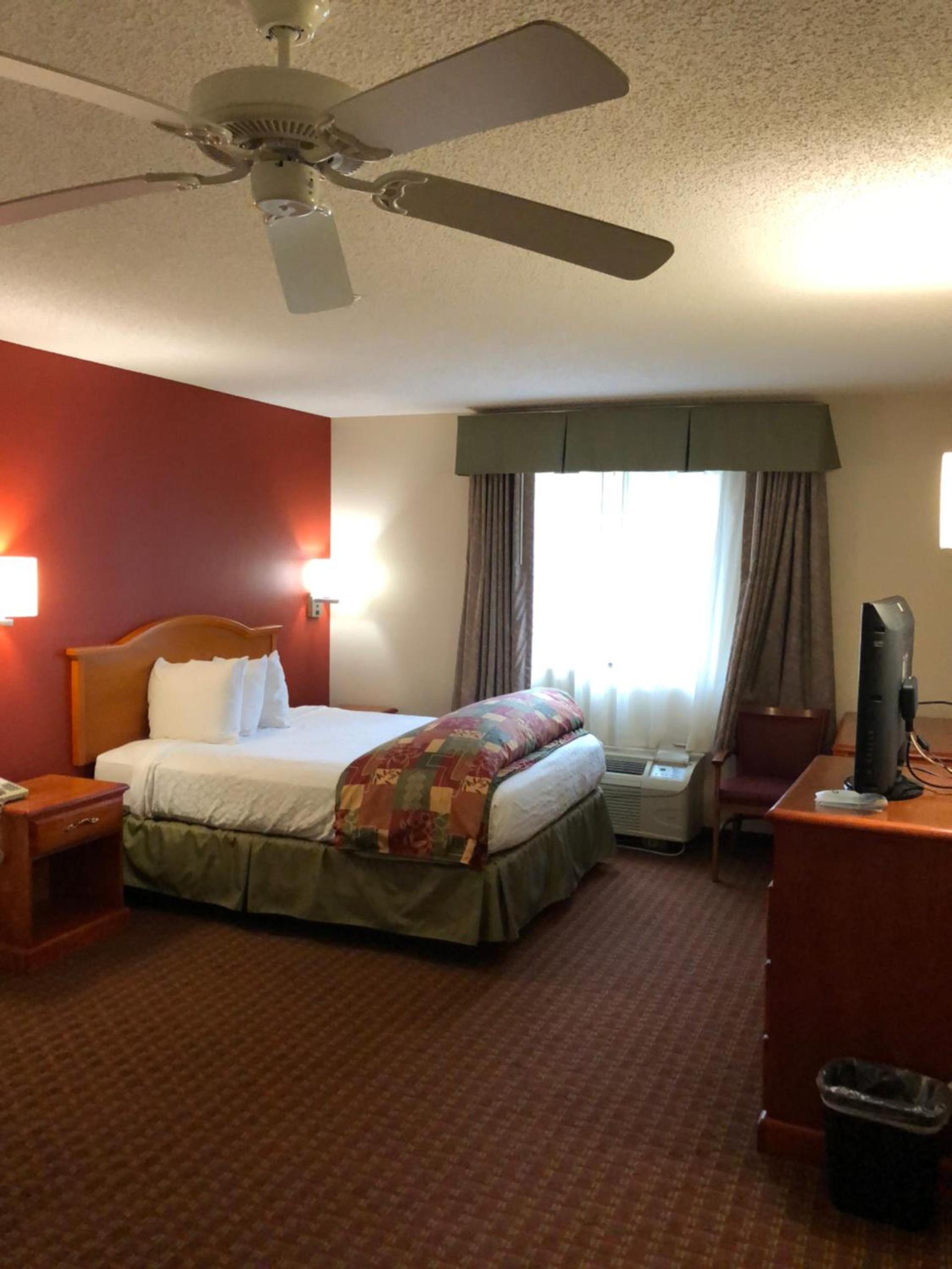 Millennium Inn photo 34