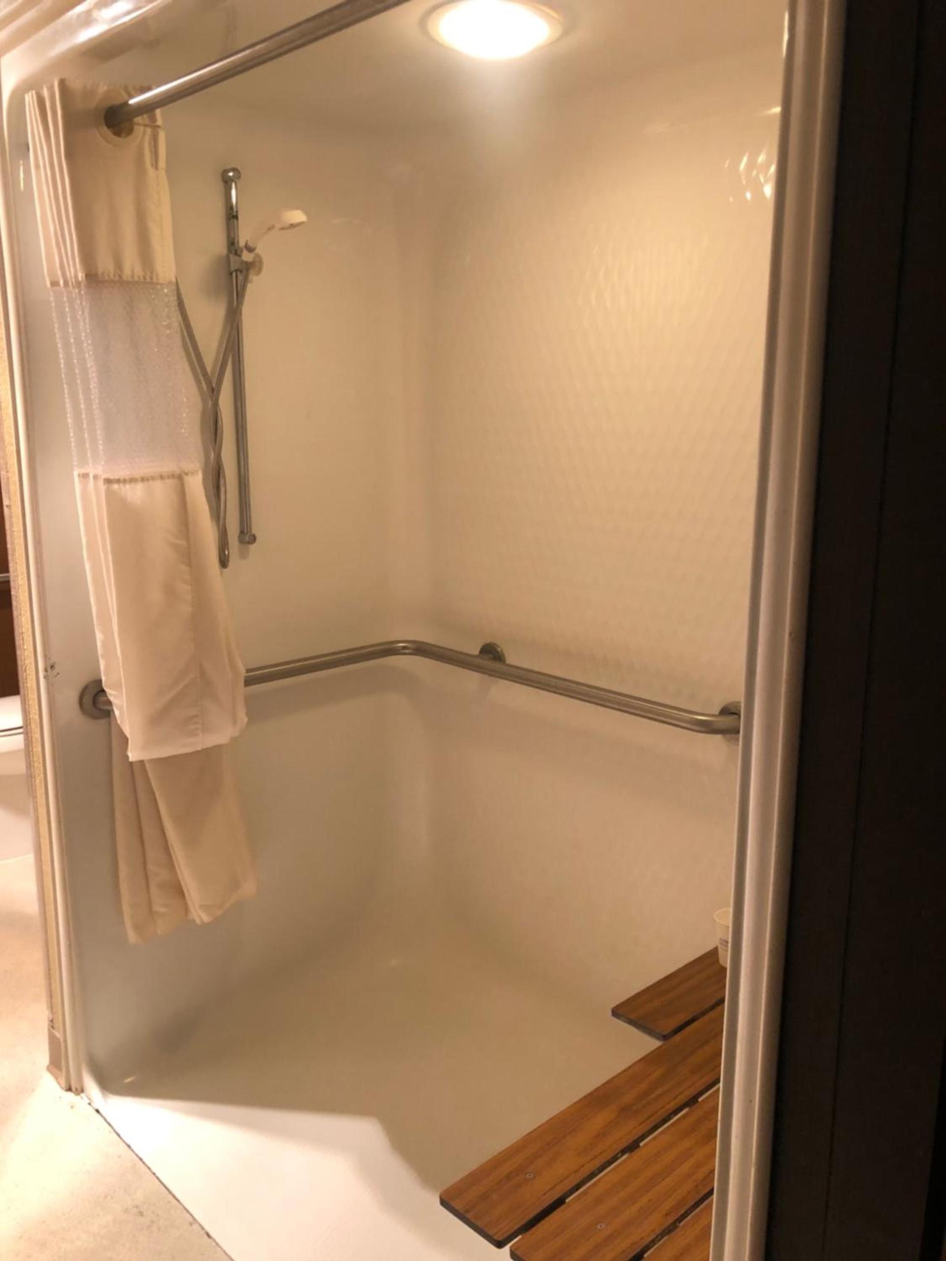 Microtel Inn & Suites by Wyndham Mason photo 11