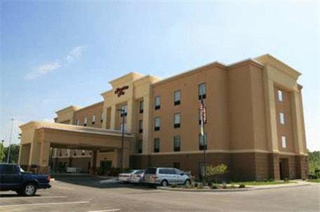 Hampton Inn Defiance photo 15